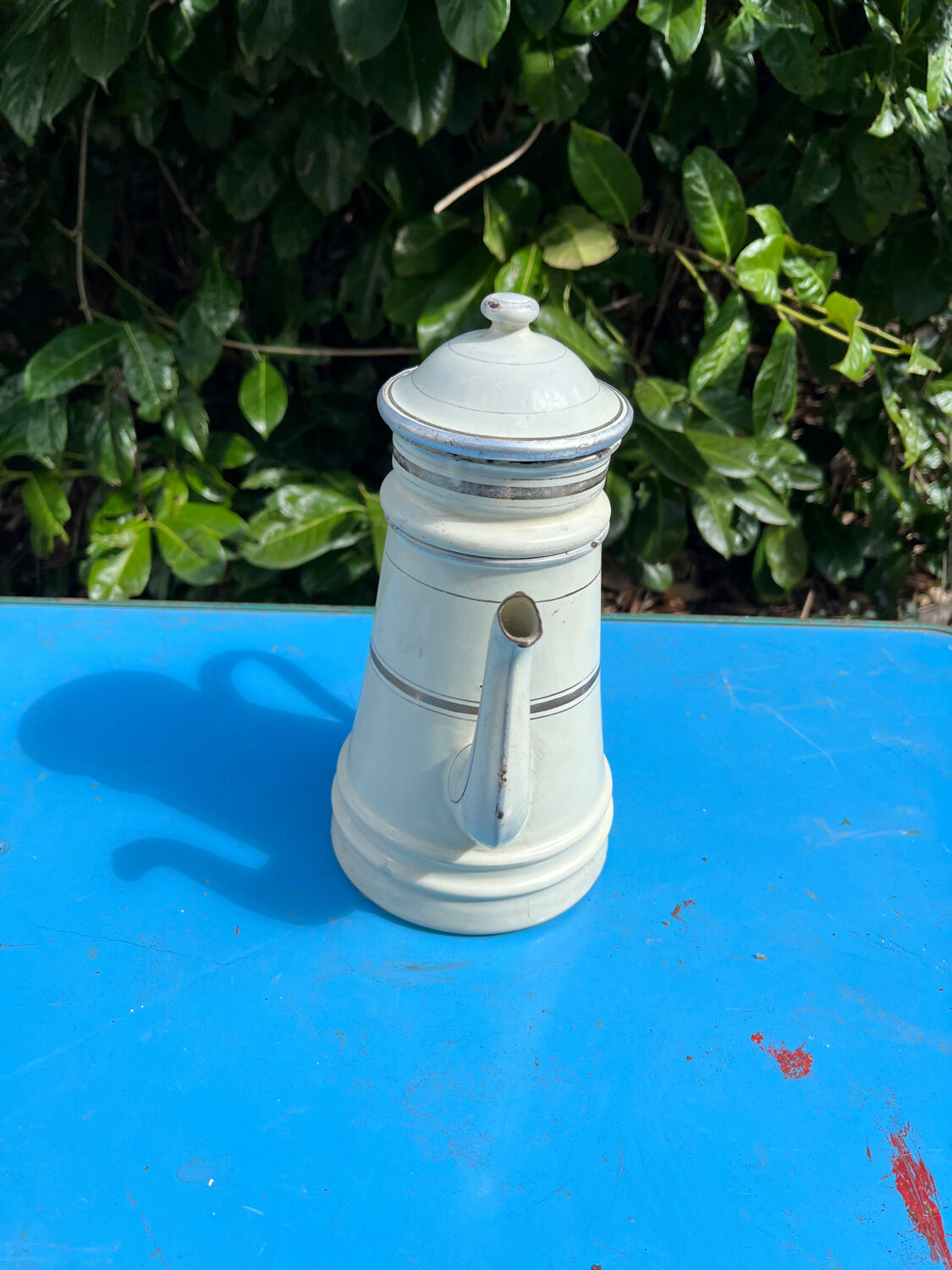 Enamelled coffee maker