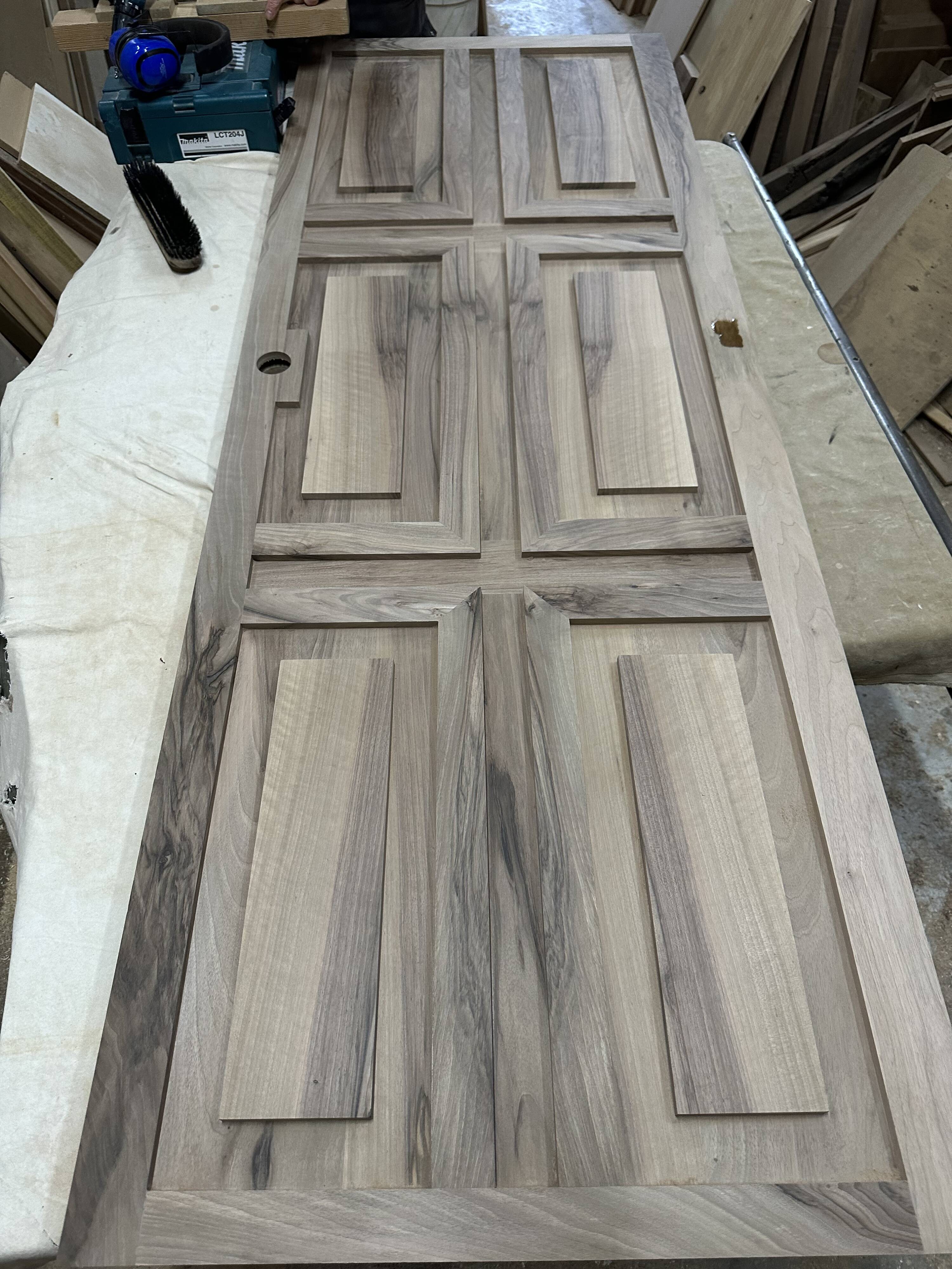 2 sliding doors in solid walnut – Scrigno system – 204 x 72 cm