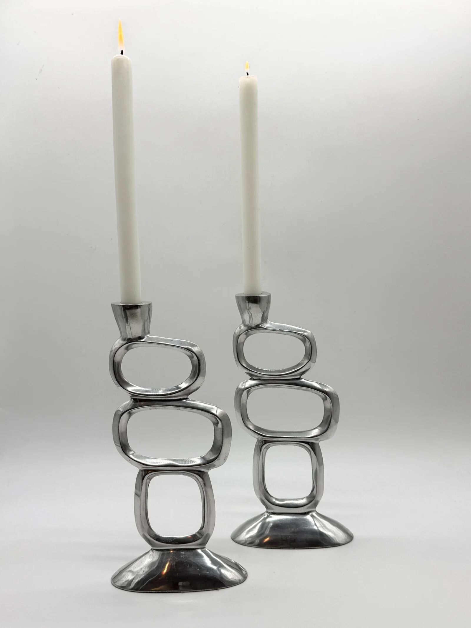 Pair of candlesticks "Circle" – Matthew Hilton, 1980s