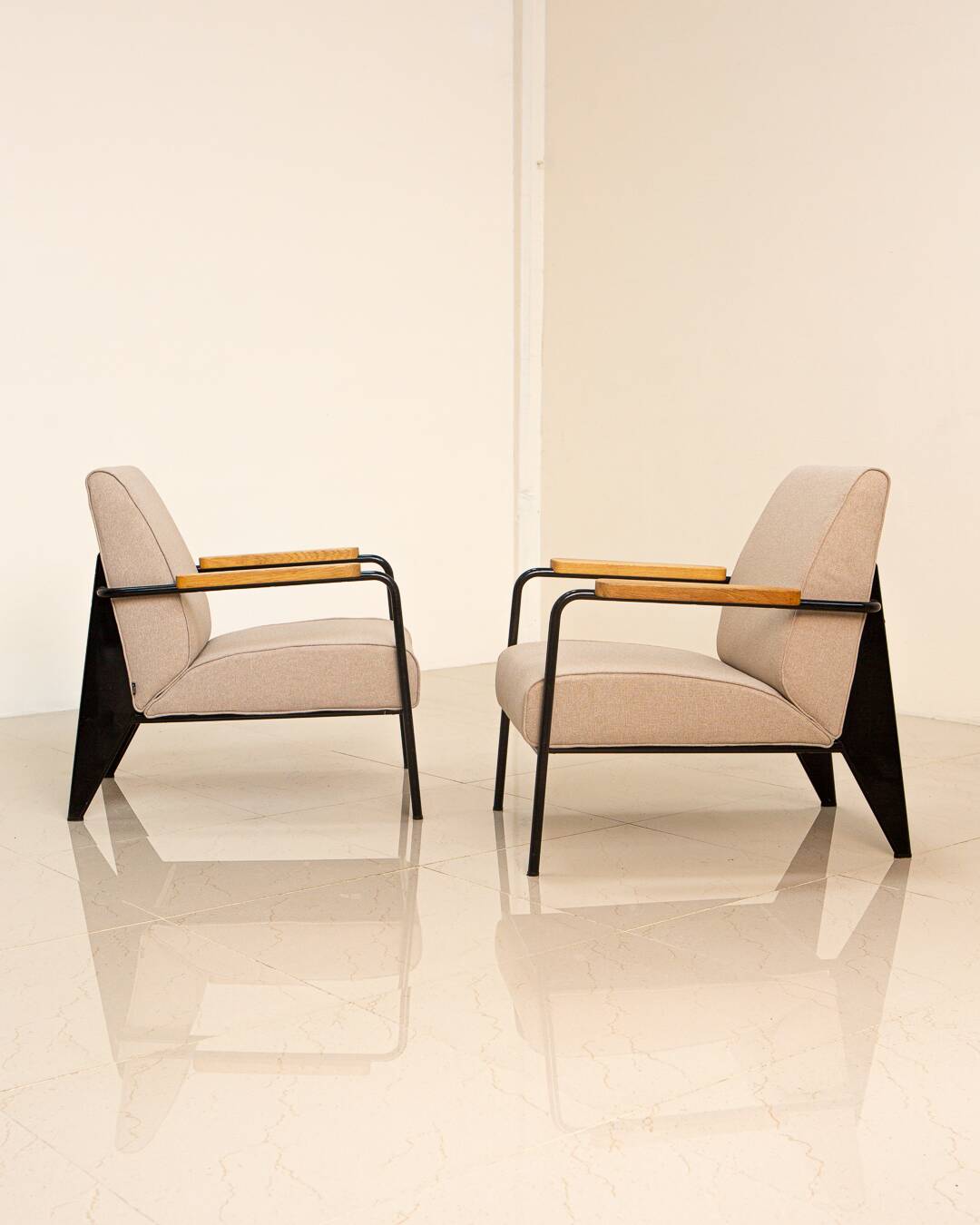 Pair of "Salon" armchairs by Jean Prouvé for Vitra 00's