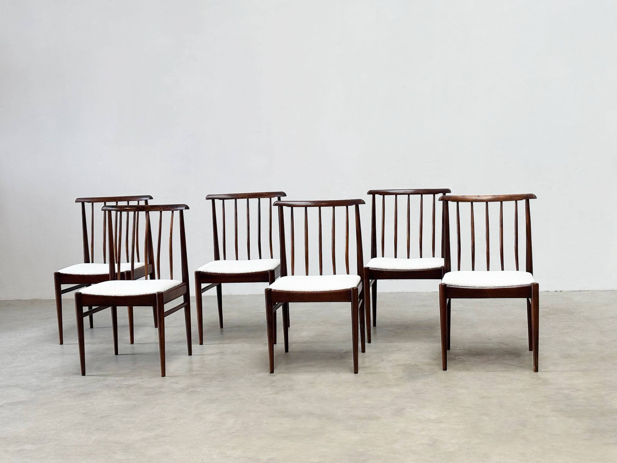 Ensemble de six chaises de salle à manger en palissandre AWA