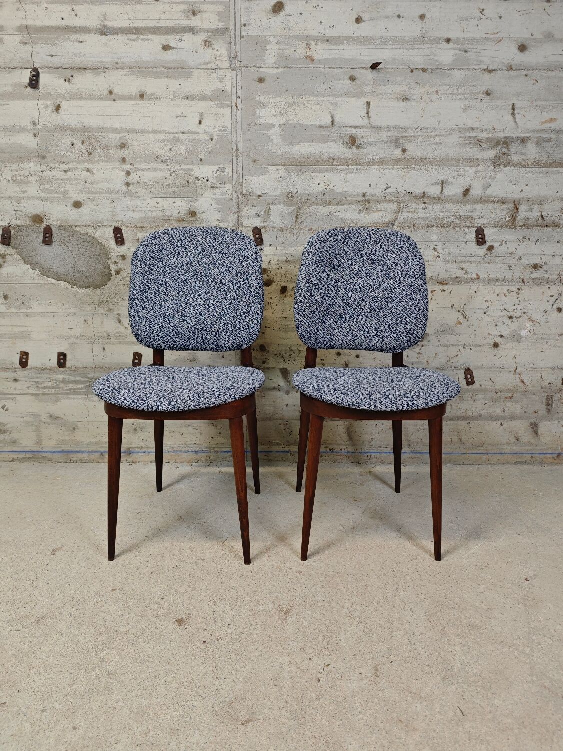 Set of two Baumann Pegasus chairs.