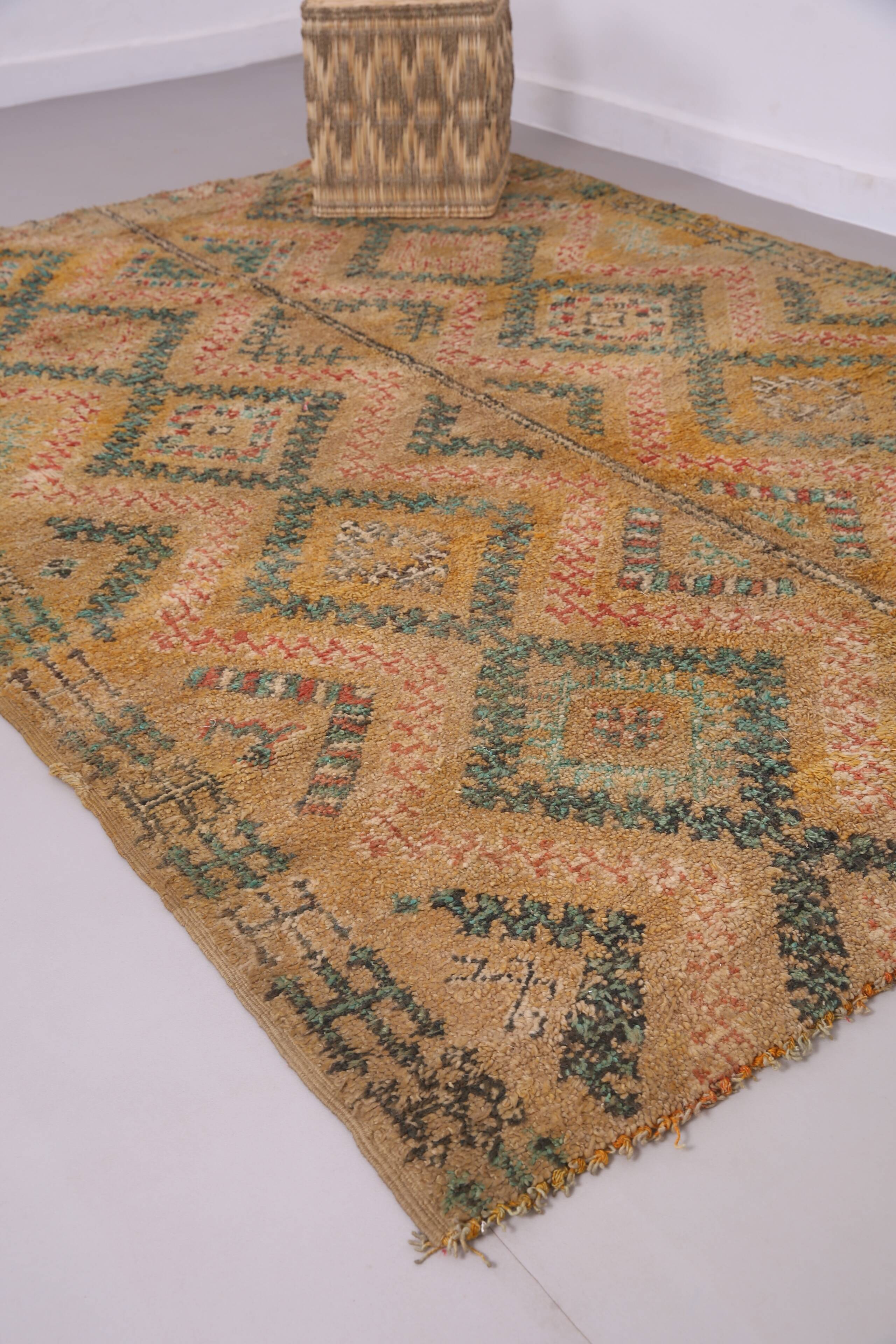 Vintage Moroccan Rug 184 x 255 cm - Handmade Berber Rug - Old Moroccan rug
