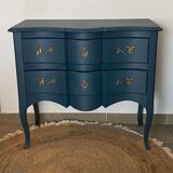 Antique chest of drawers