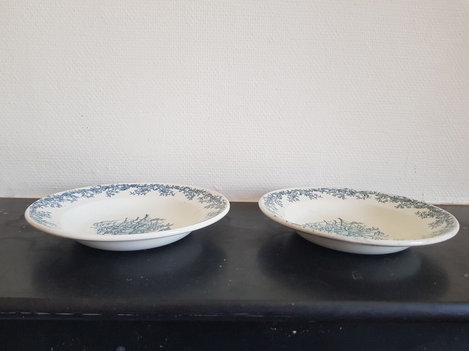 Set of 6 hollow plates iron earth