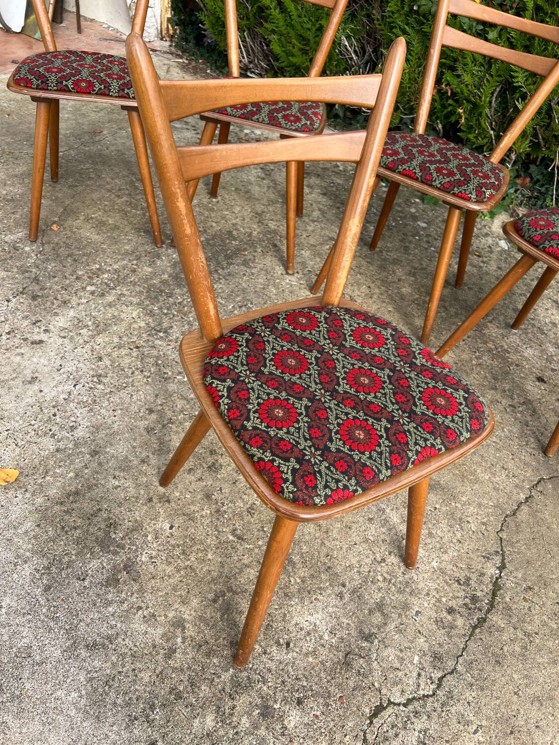Set of 6 Becker chairs.