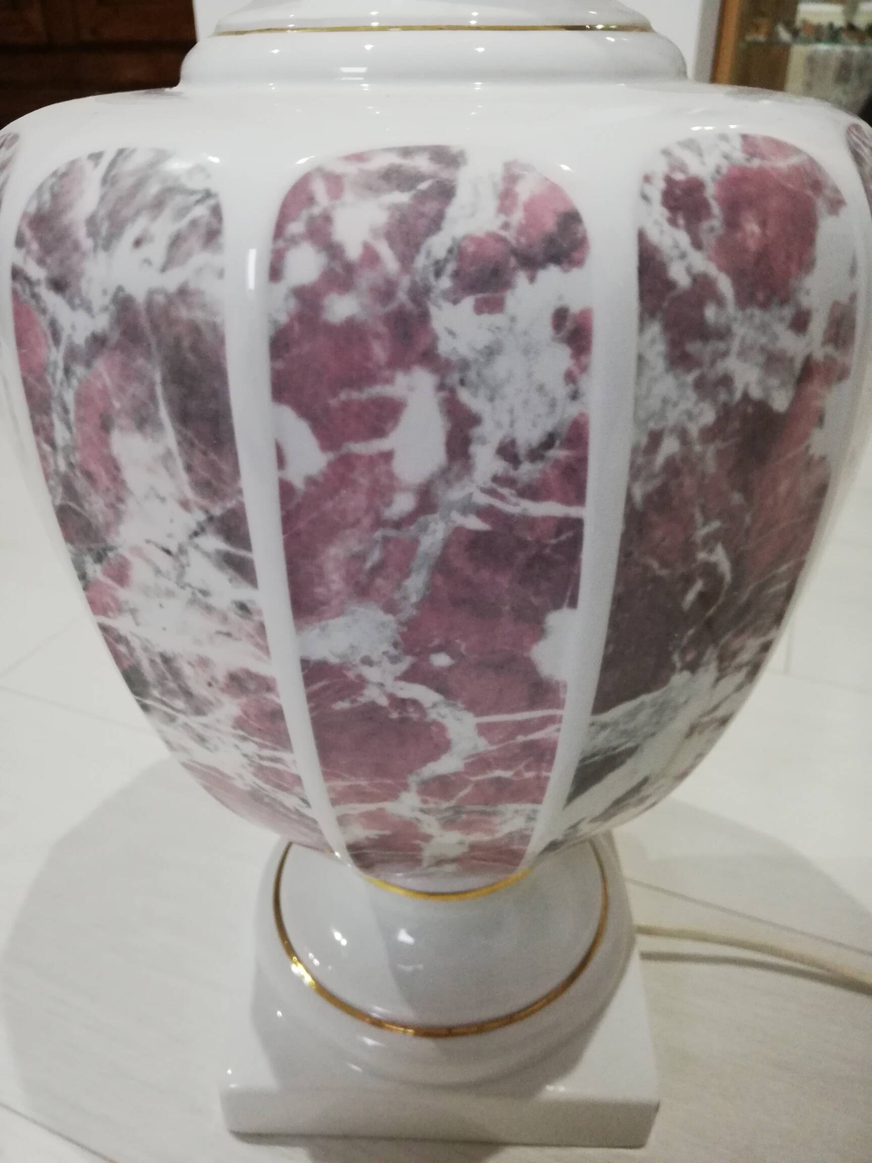Table lamp in Italian ceramic from the mid-20th century.