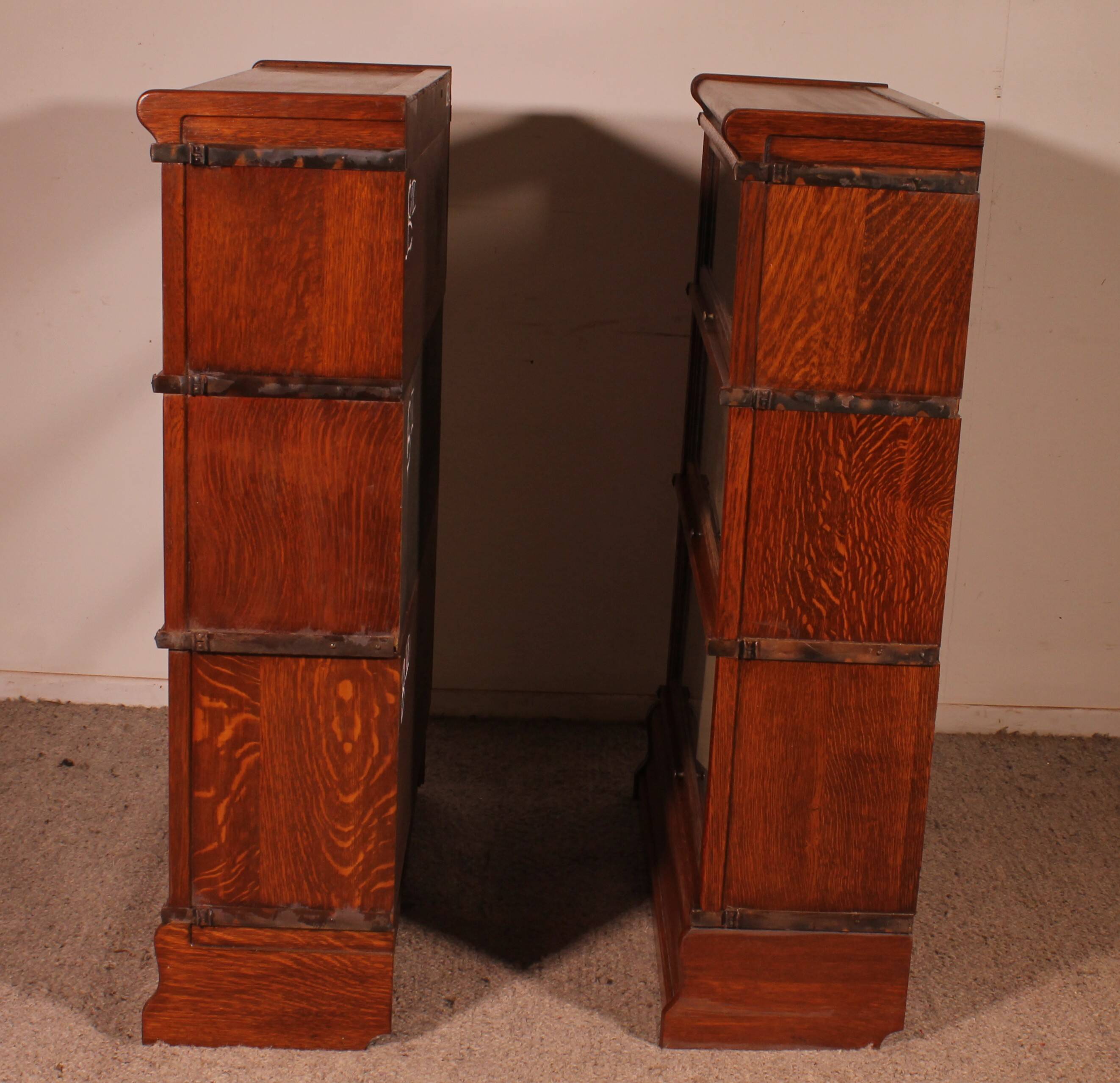 pair of Globe Wernicke London bookcases in oak circa 1900