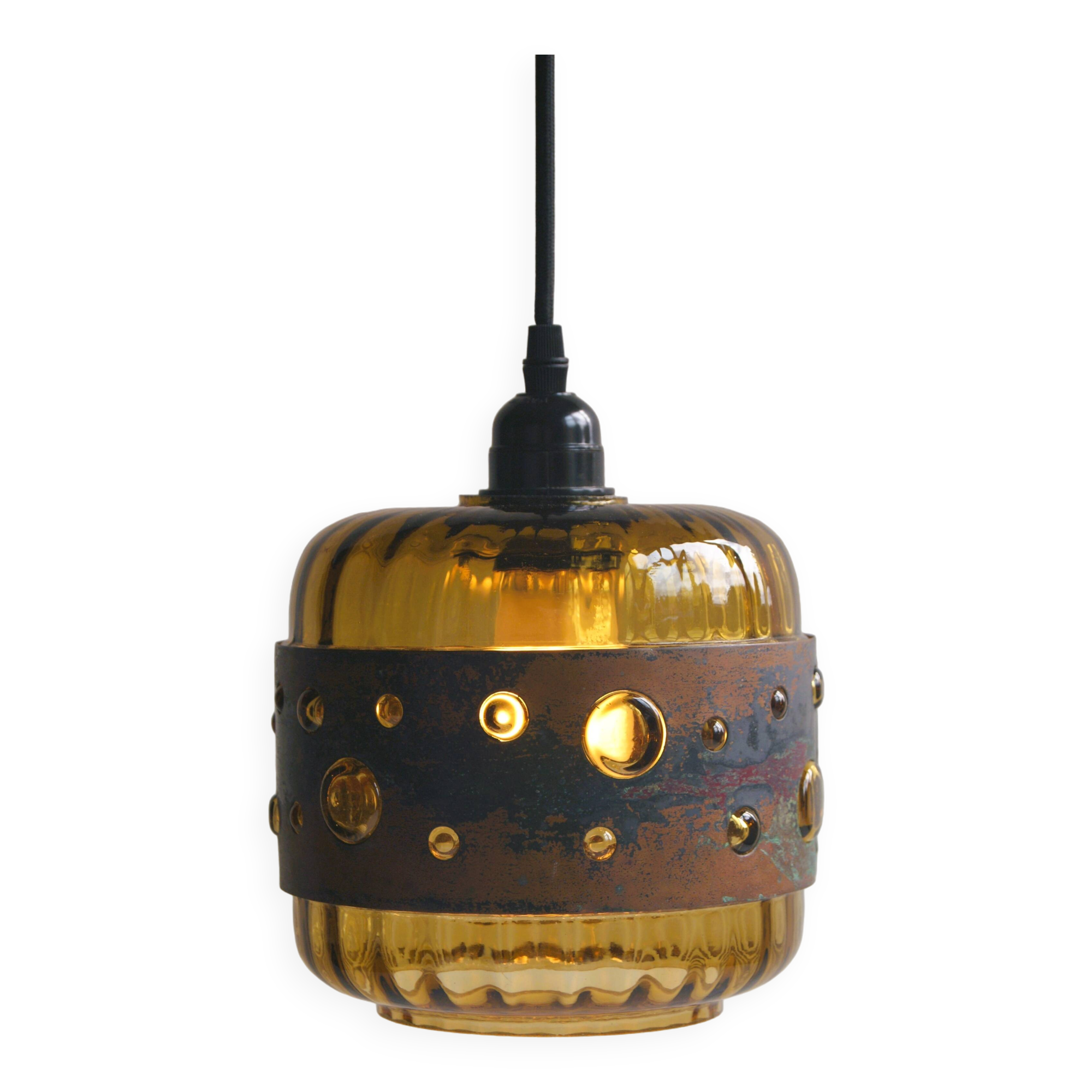Mid-century brutalist ceiling lamp in green colored glass and copper. Design by Nanny Still - 1960s.