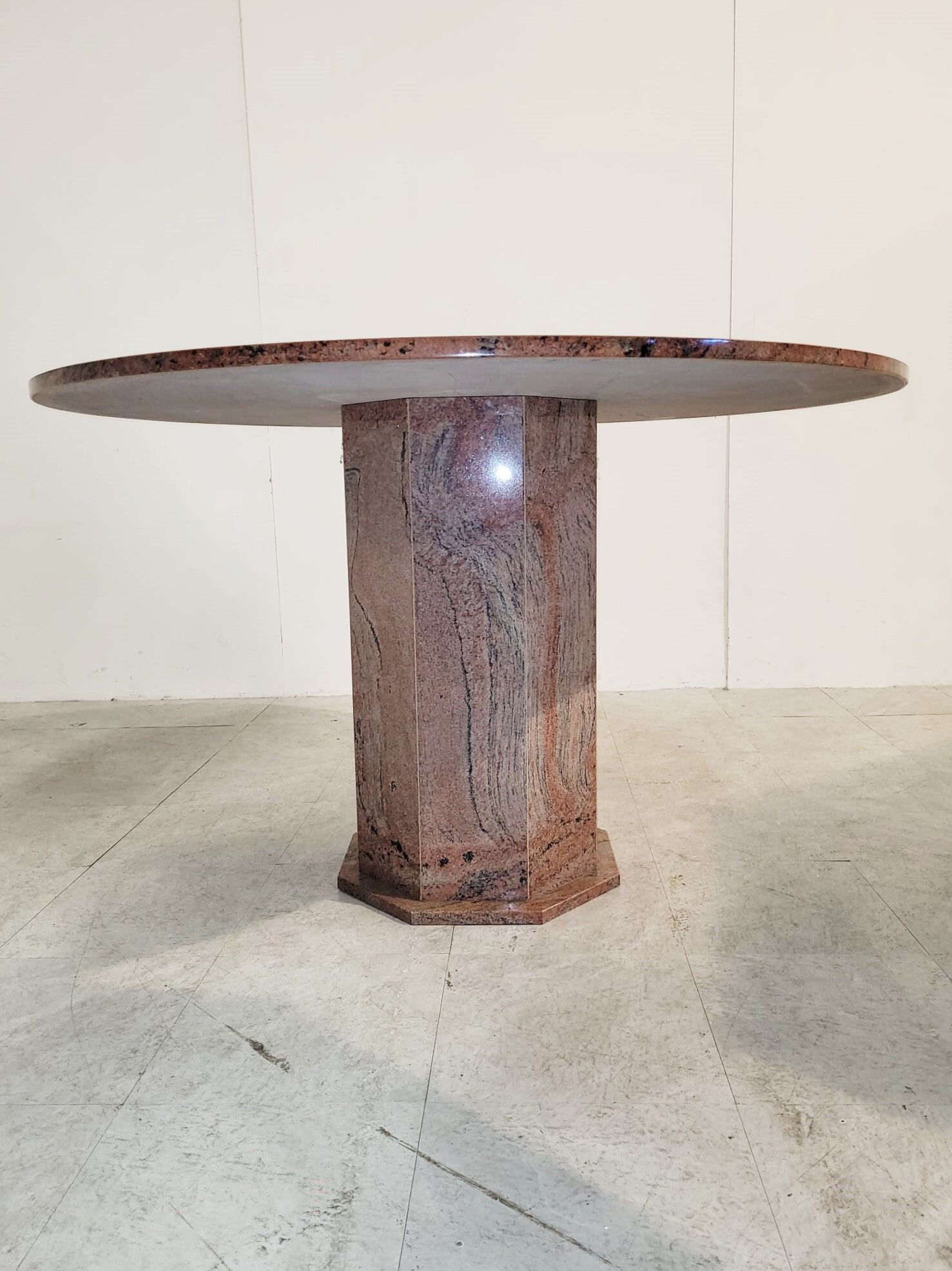 Vintage round granite center table, 1970s