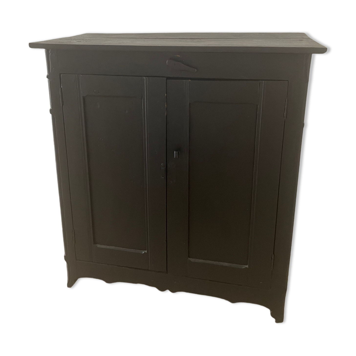 Antique chest of drawers