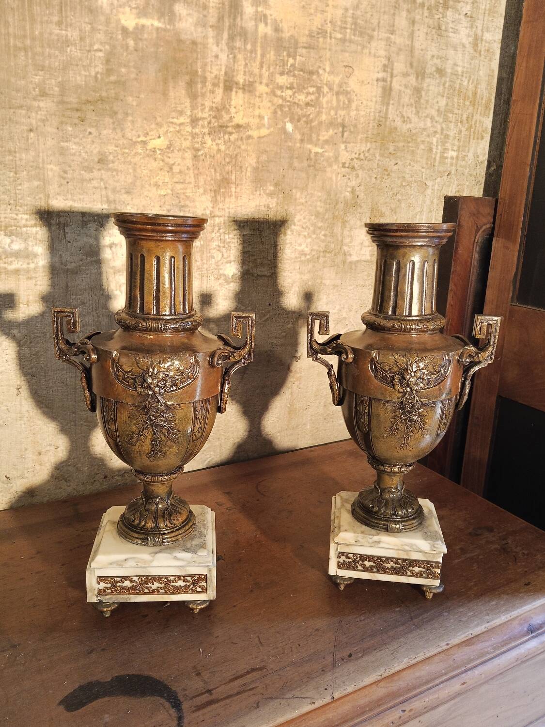 Pair of antique vases in Empire / Napoleon III style – bronze or regulus