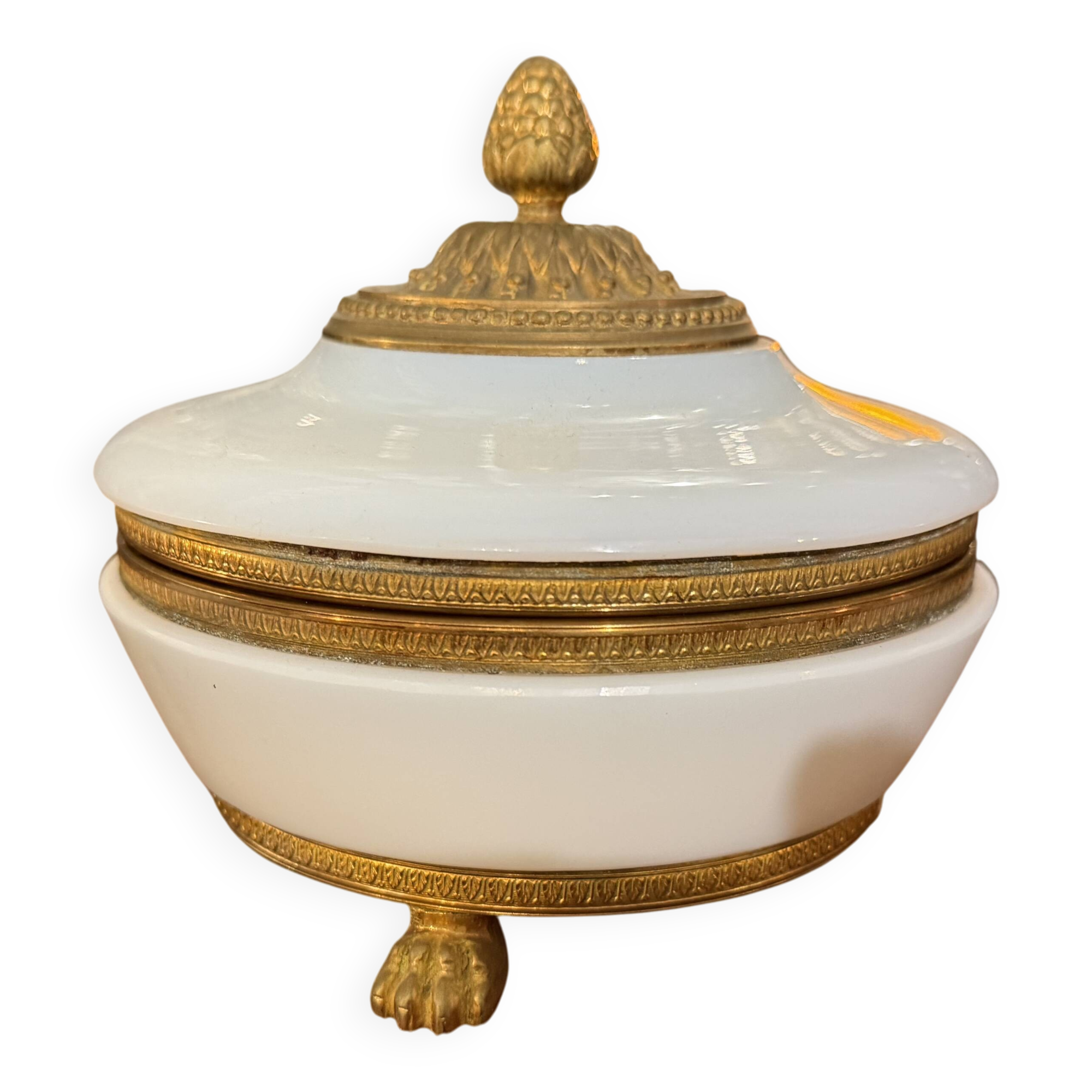 Opaline bonbonnière