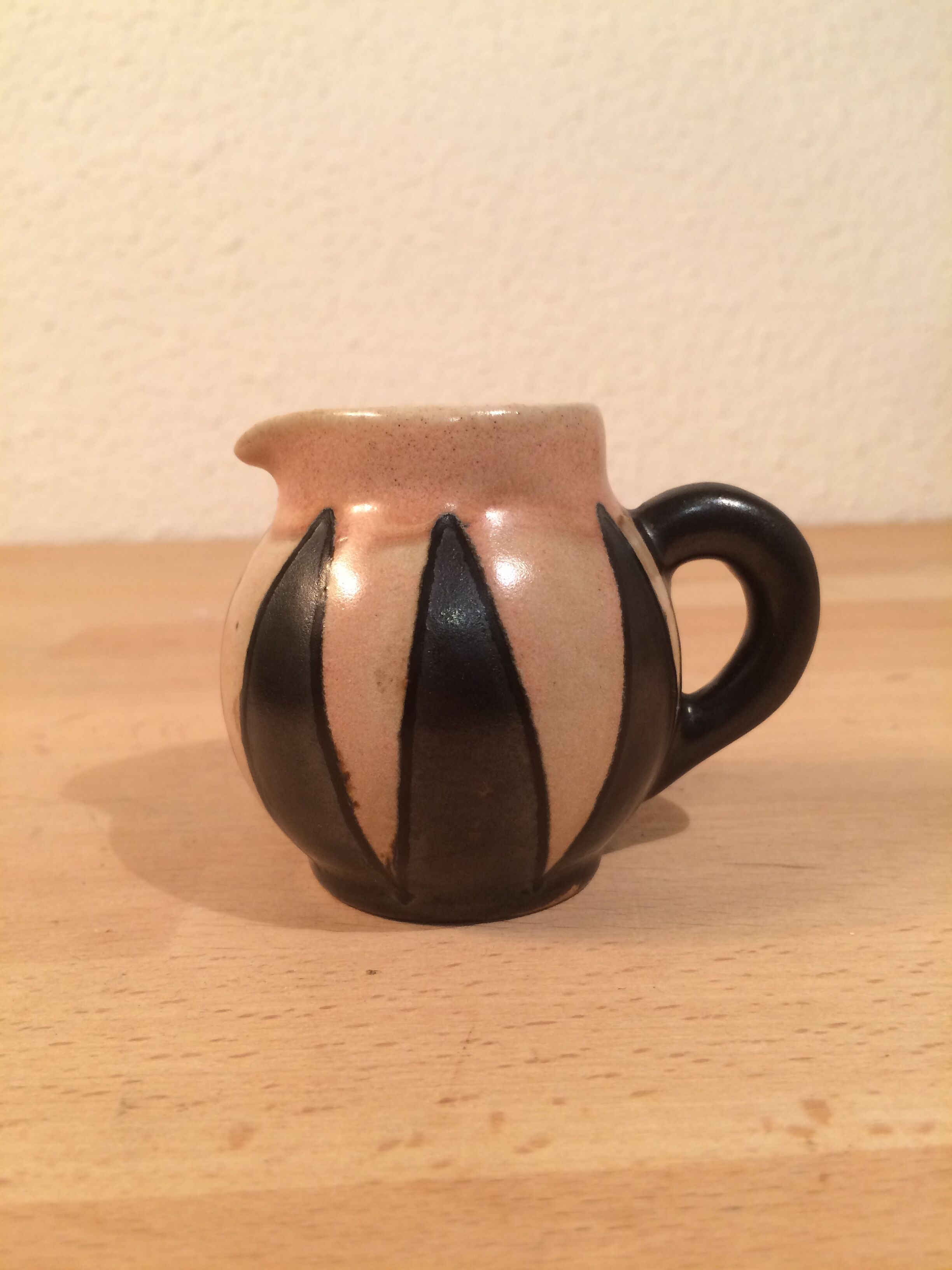 Miniature pitcher signed Odetta in Quimper, art deco ceramics