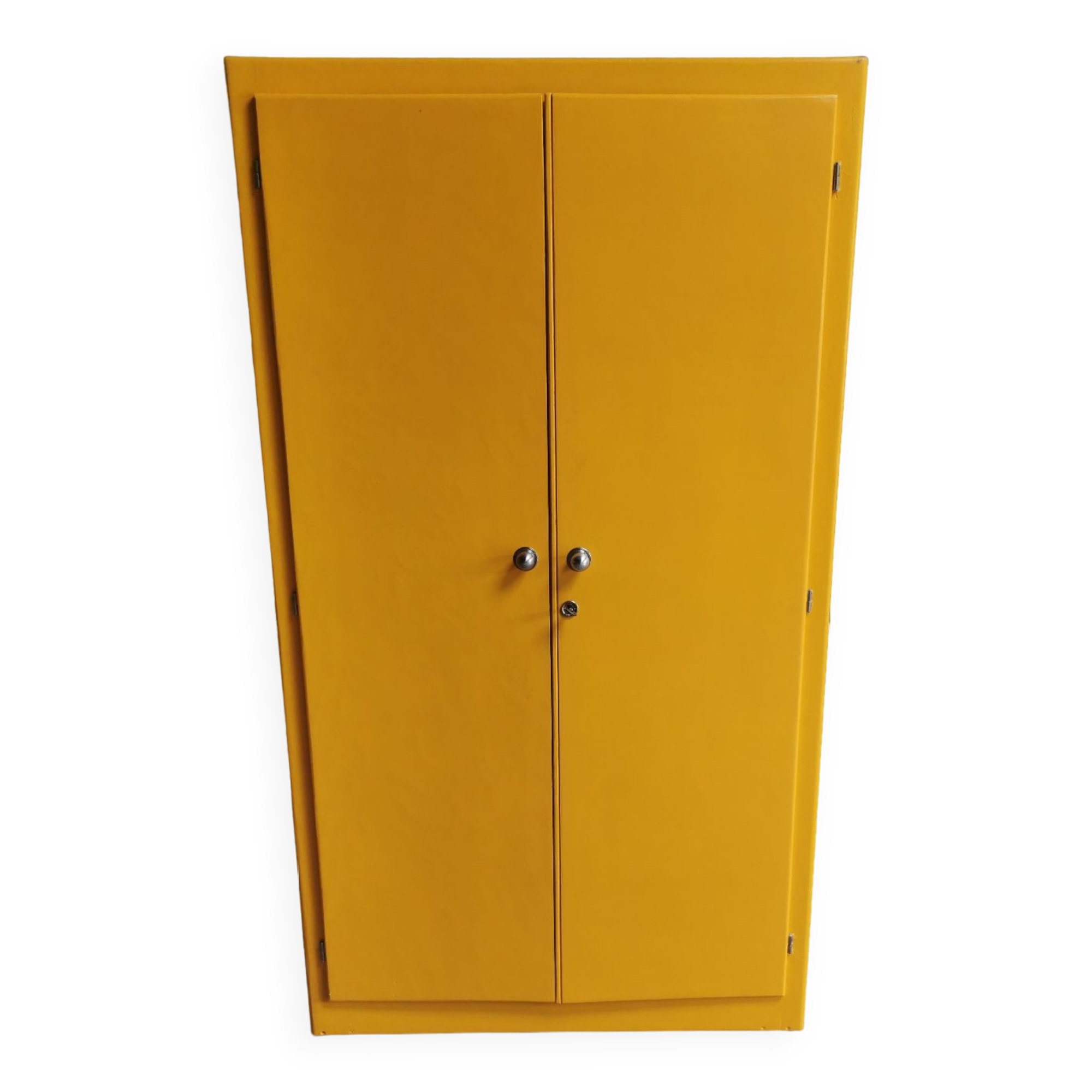 Parisian locker room