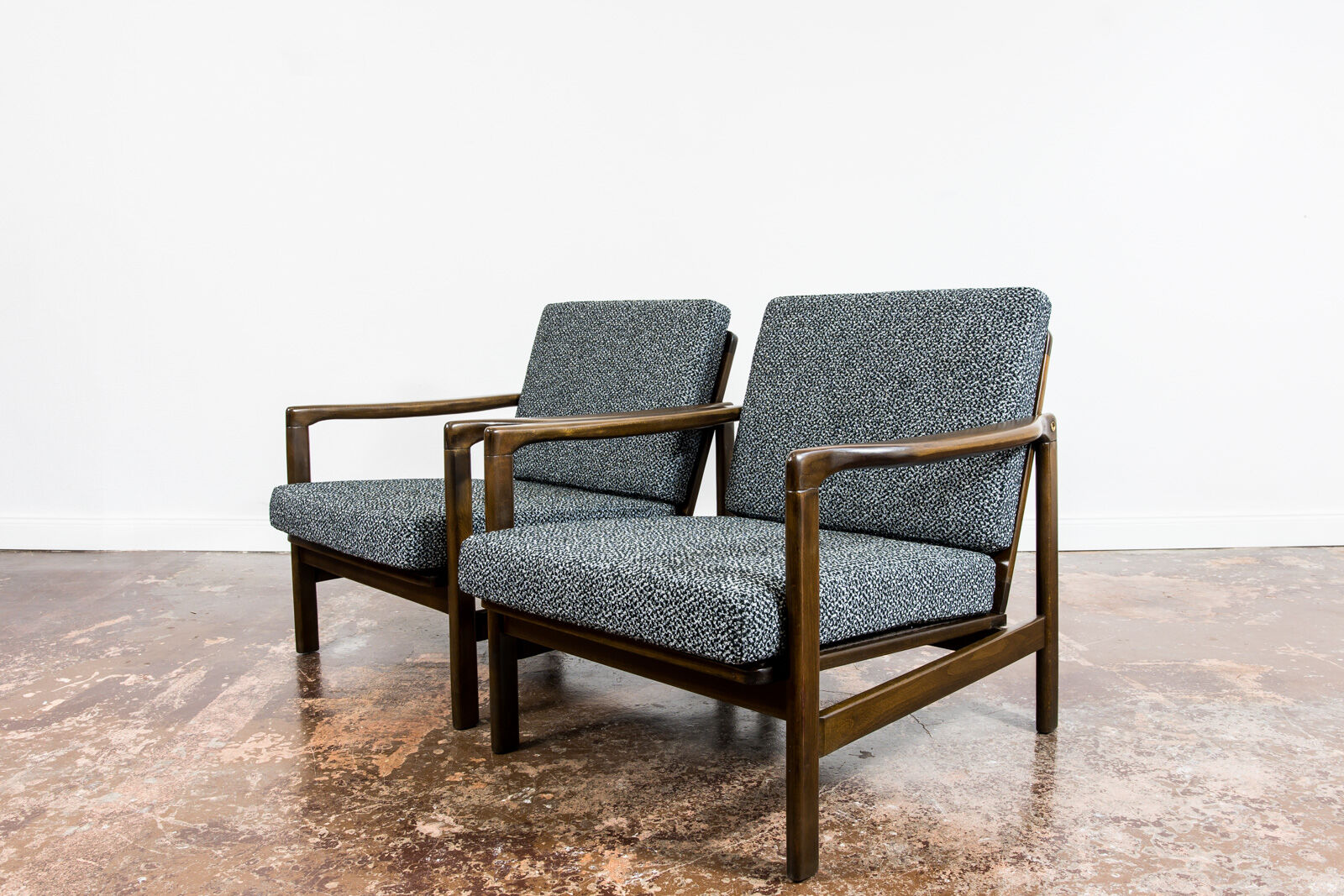Pair of Restored Black B-7522 armchairs by Zenon Bączyk, 1960’s