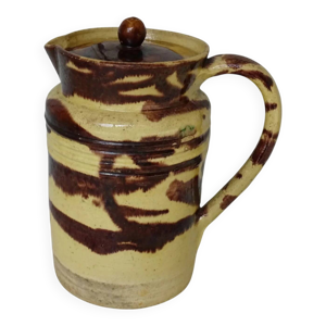 pichet ancien en céramique