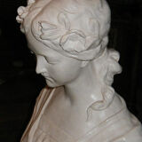 Bust of a woman art nouveau marianne style, beige patina very light