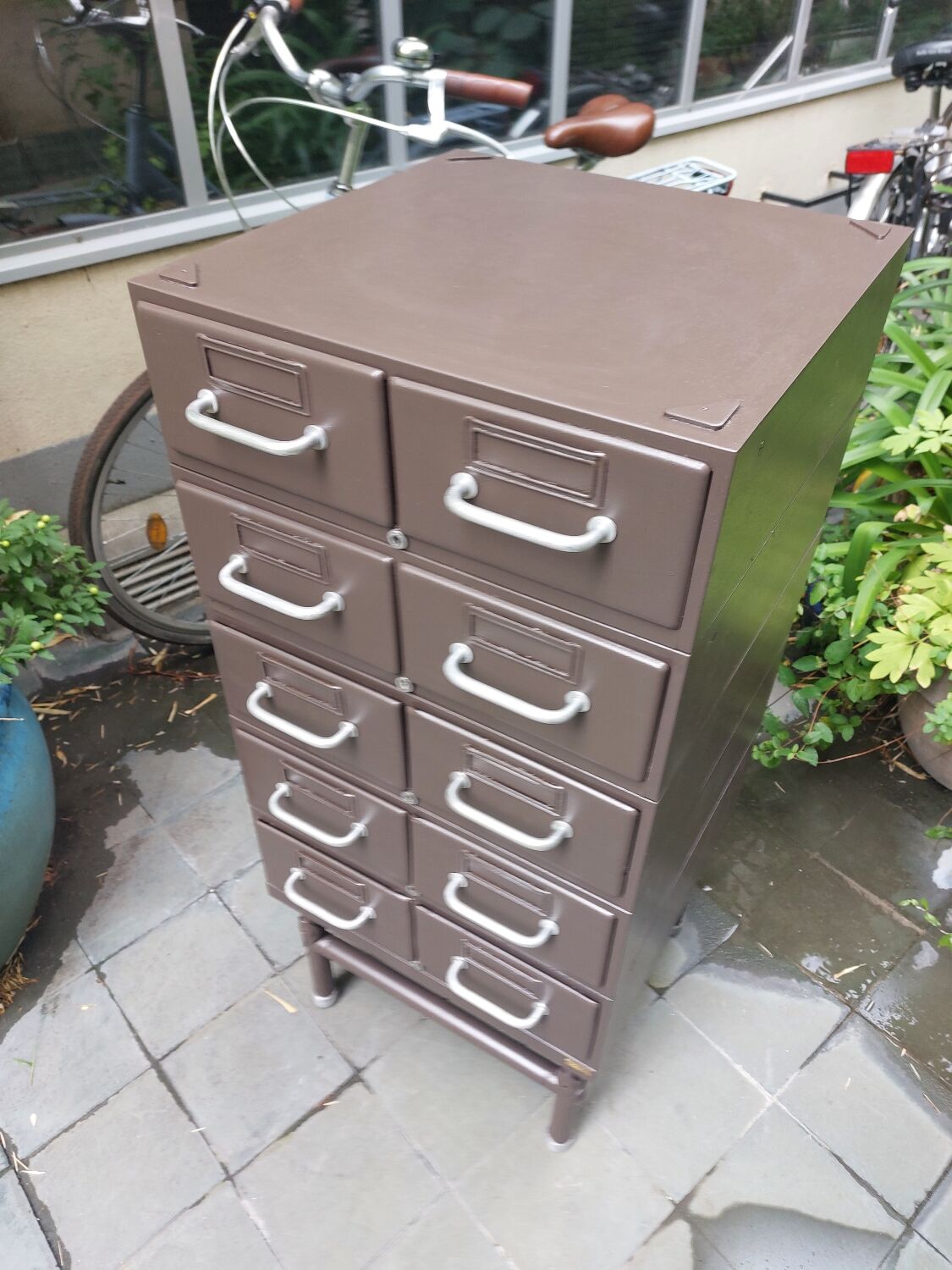 Flambo cabinet with 10 drawers