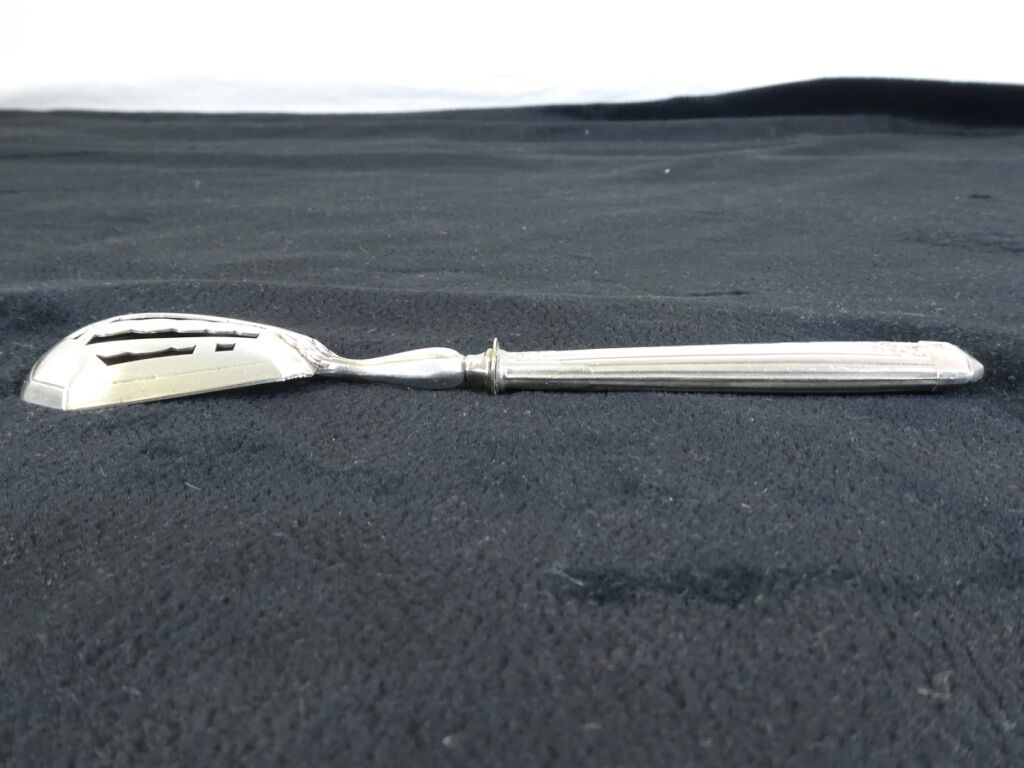 Service cover has mignardises art deco solid silver stuffed minerve