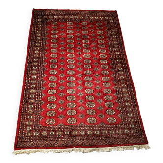 Oriental bukhara rug in entirely handmade wool