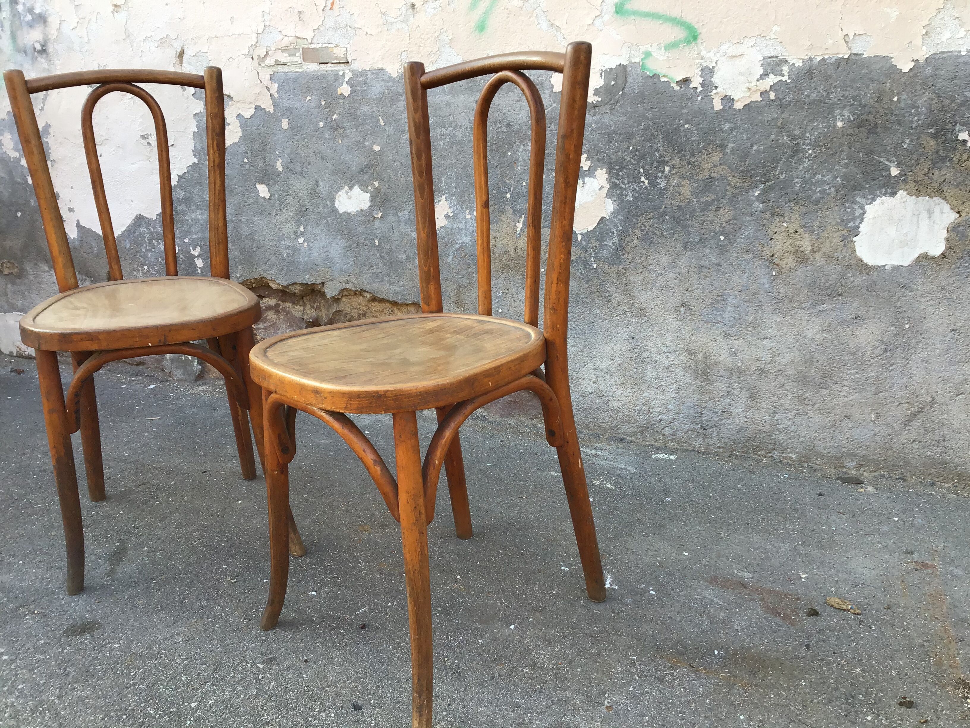 2 chairs Viennese bistro Thonet