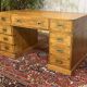 Bureau plat de style marine en acajou blond