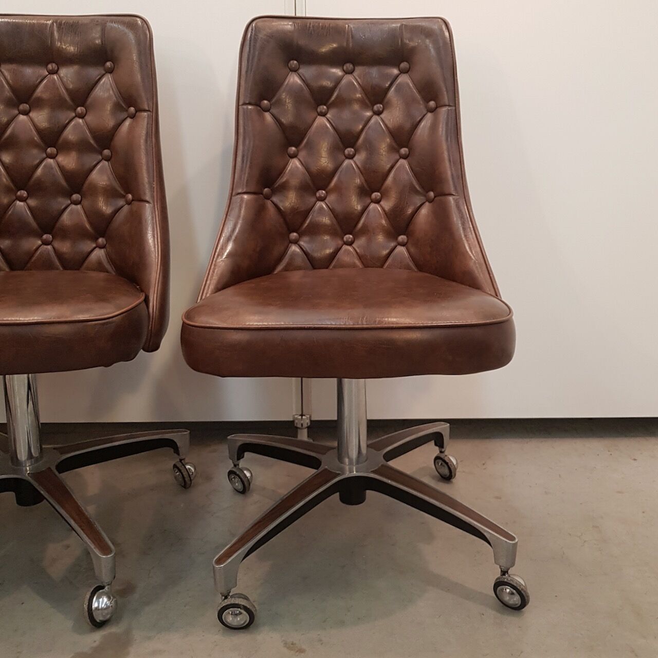 Shelby Williams dining table and 6 chairs