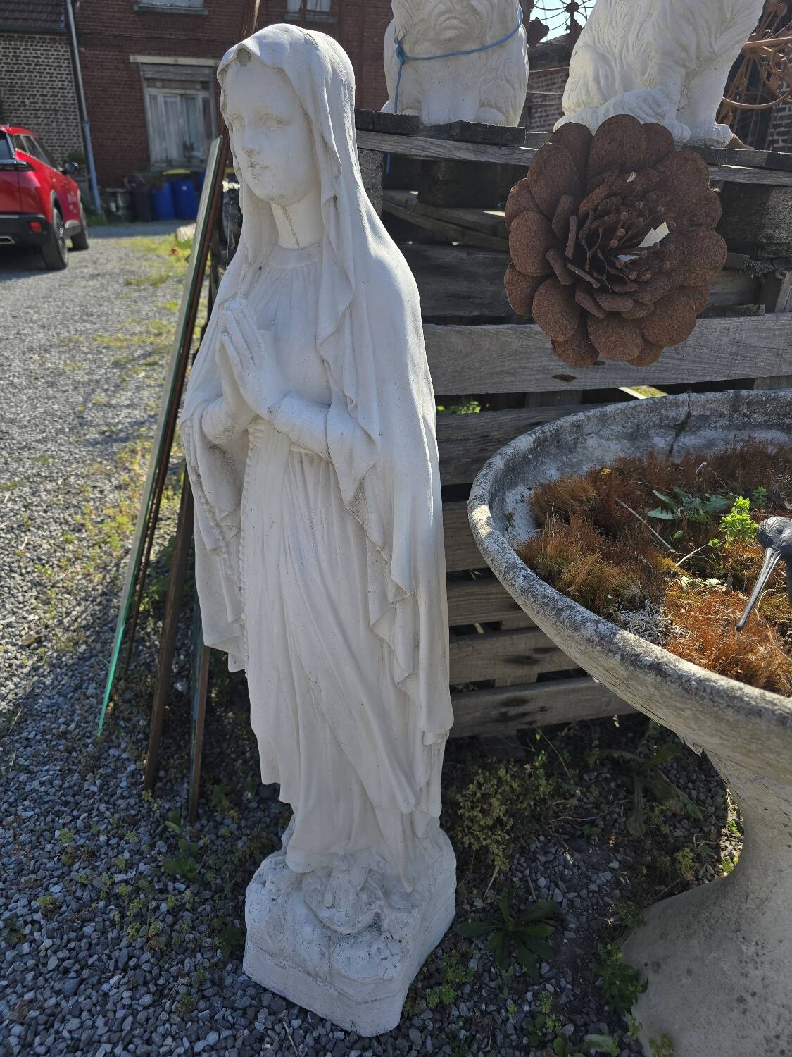 Stone statue of the Holy Virgin