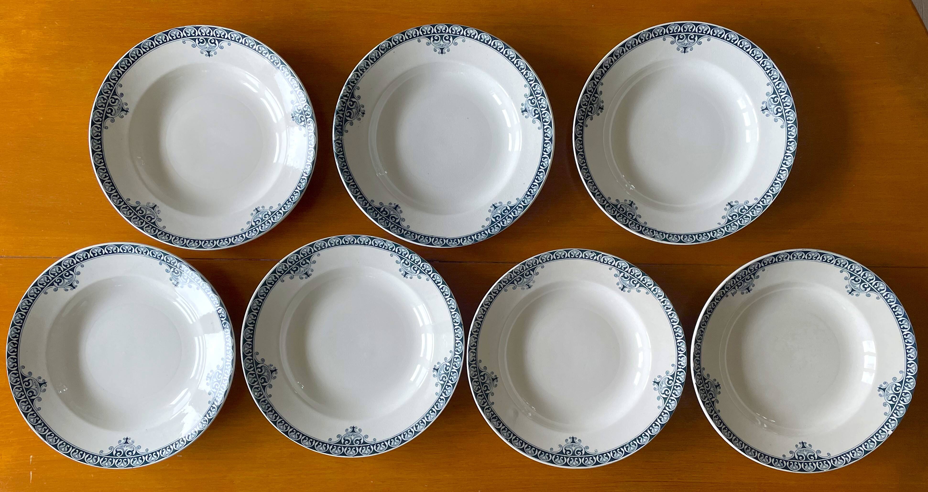 7 antique deep plates in Saint-Amand earthenware (Nord)