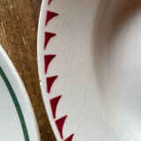 Mismatched plates l'Amandinoise