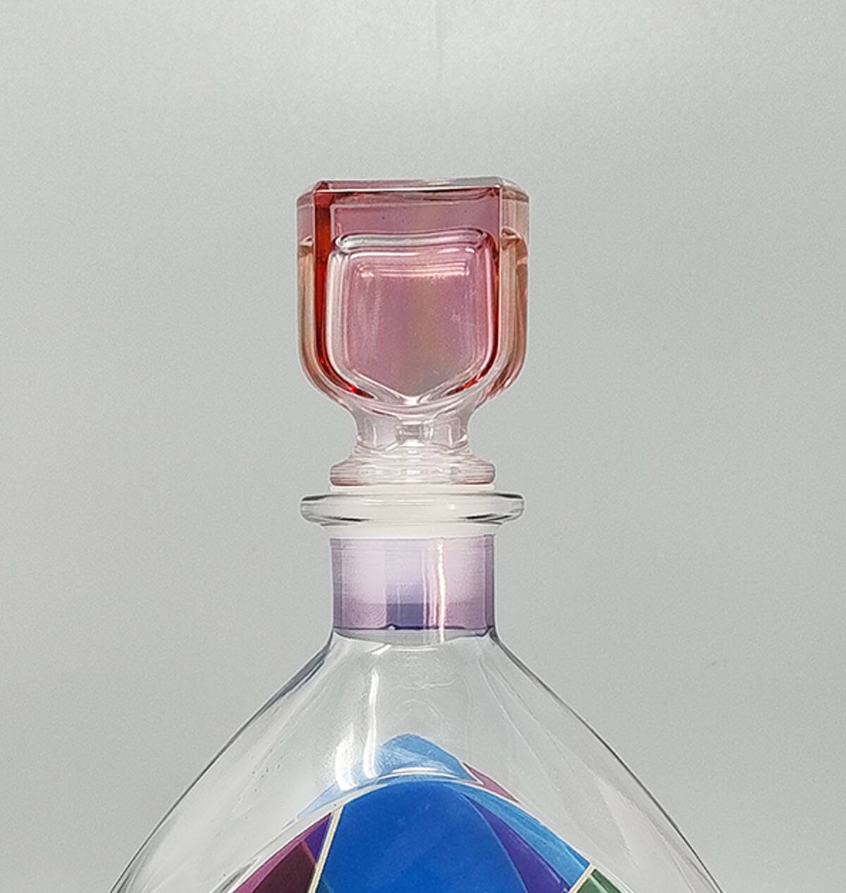 Carafe ou bouteille décorative d'exception des années 1970, signée Luigi Bormioli. Fabriquée en Italie.