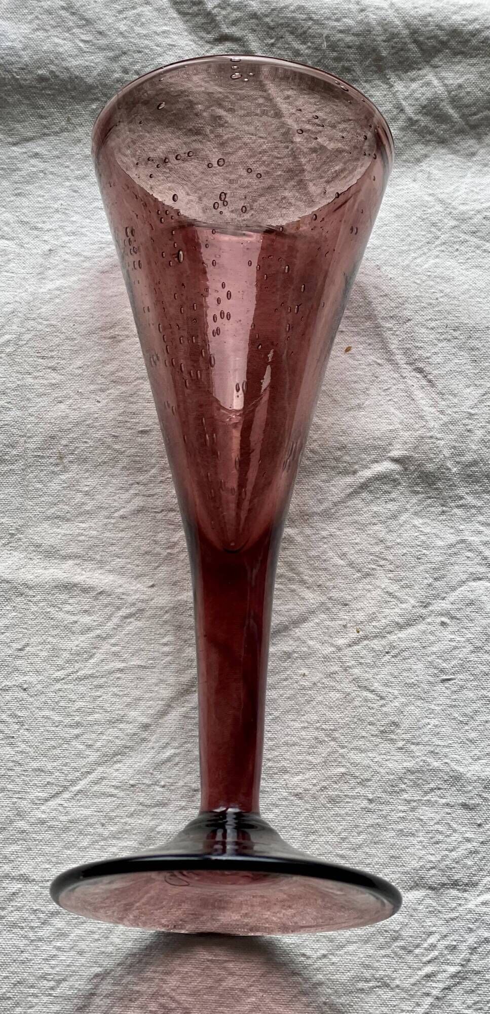 Set of 6 large vintage 1960s fuchsia bubble footed glasses.