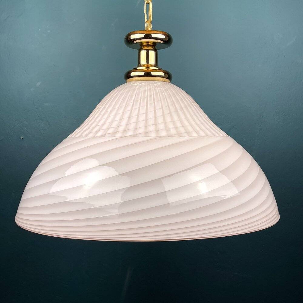 Large swirling Italian pendant lamp in pink Murano glass, 1970s.