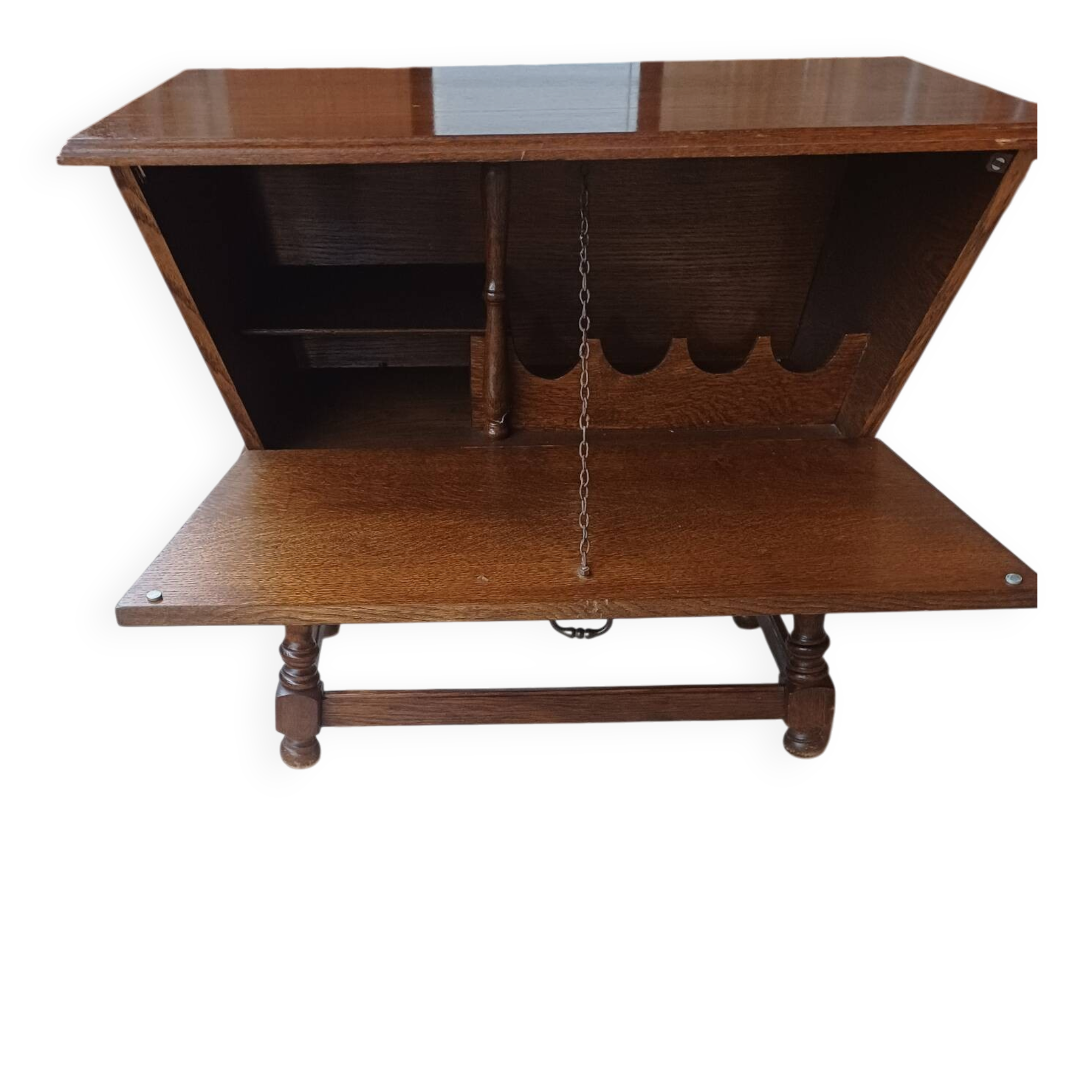 Old-style kneading table - bar - TV