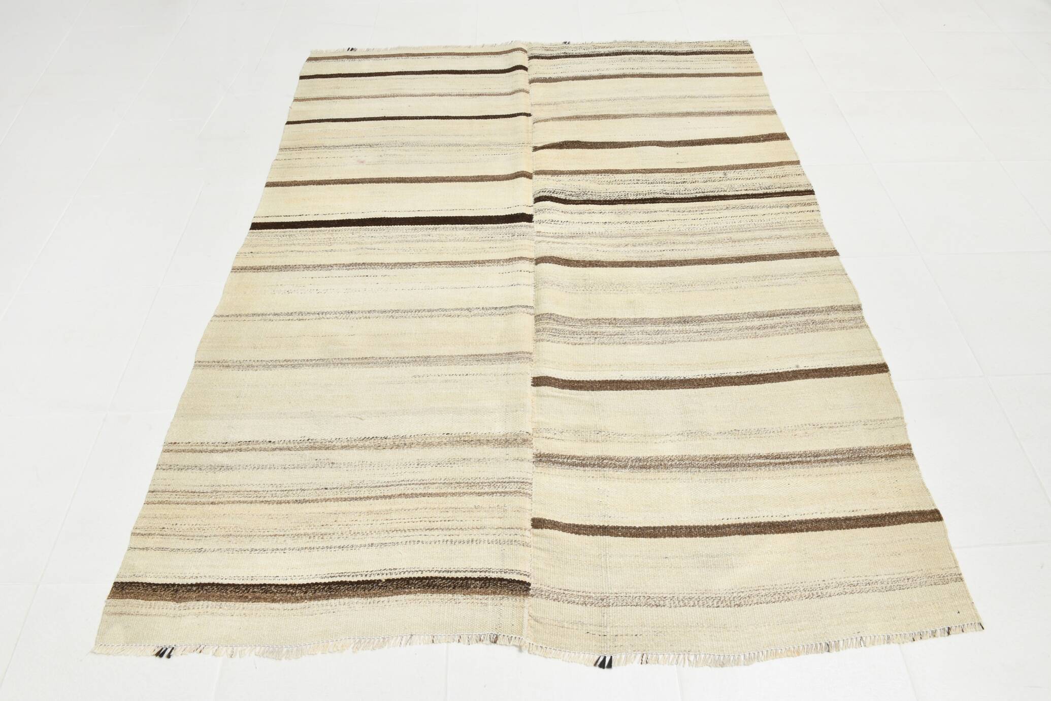 Tapis Kilim rayé crème et marron, 161 x 211 cm