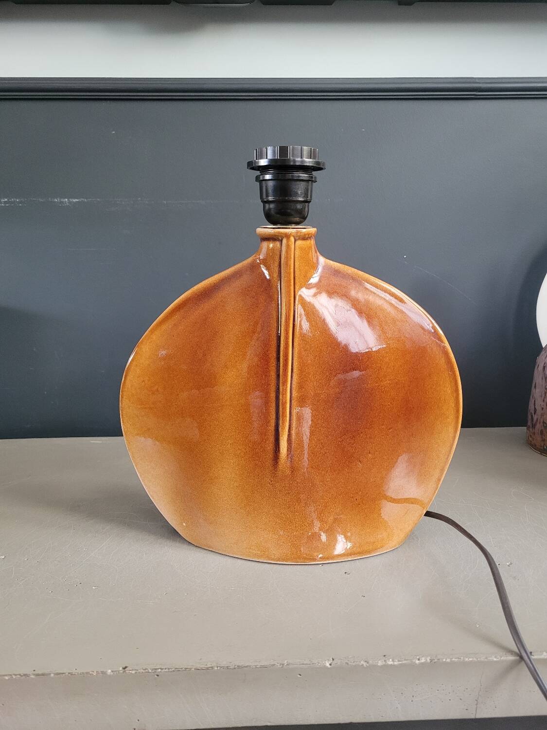 Ceramic lamp base