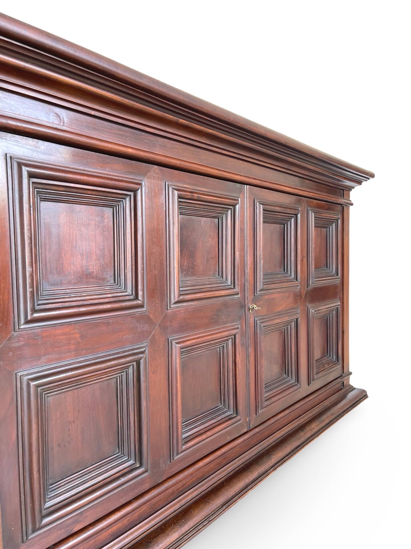 The high-quality Italian Renaissance Revival credenza, 1920s/1930s