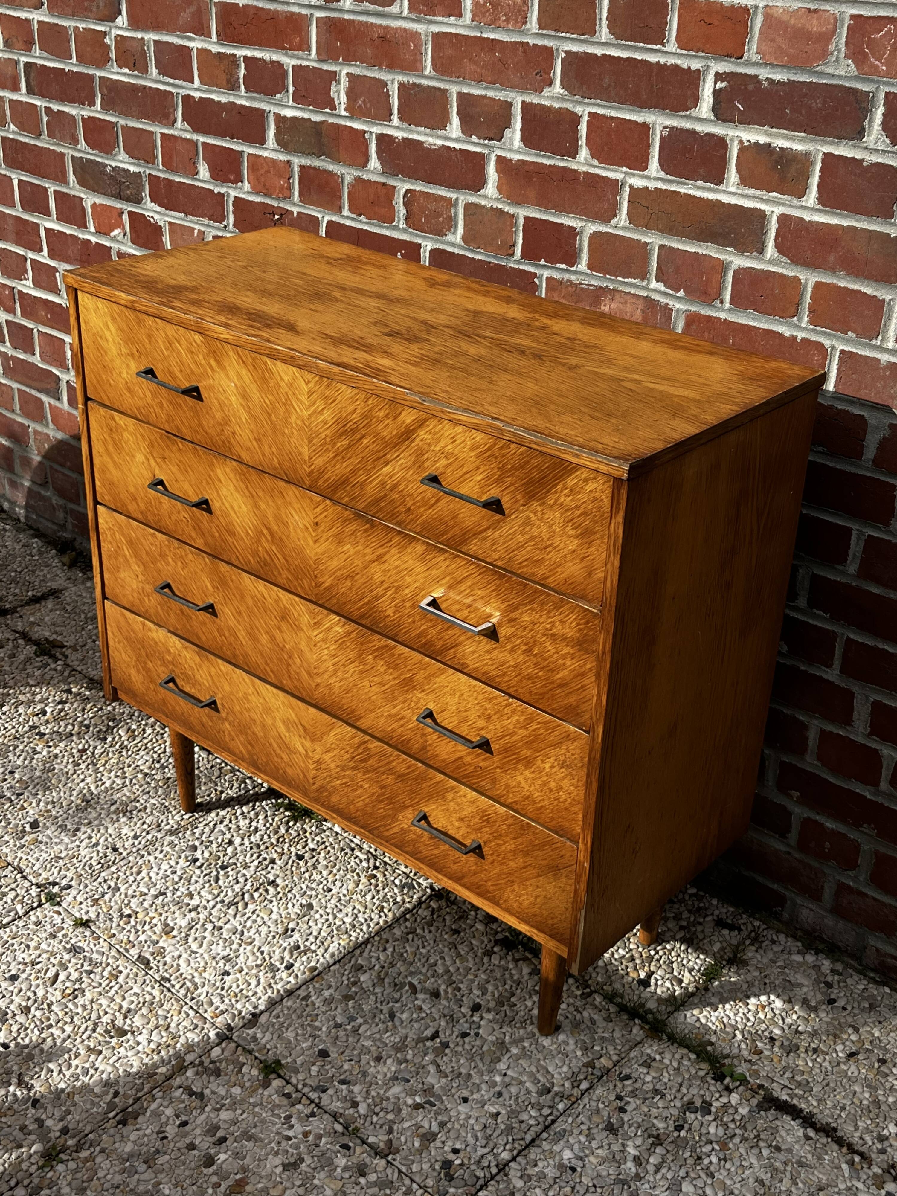 Vintage chest of drawers