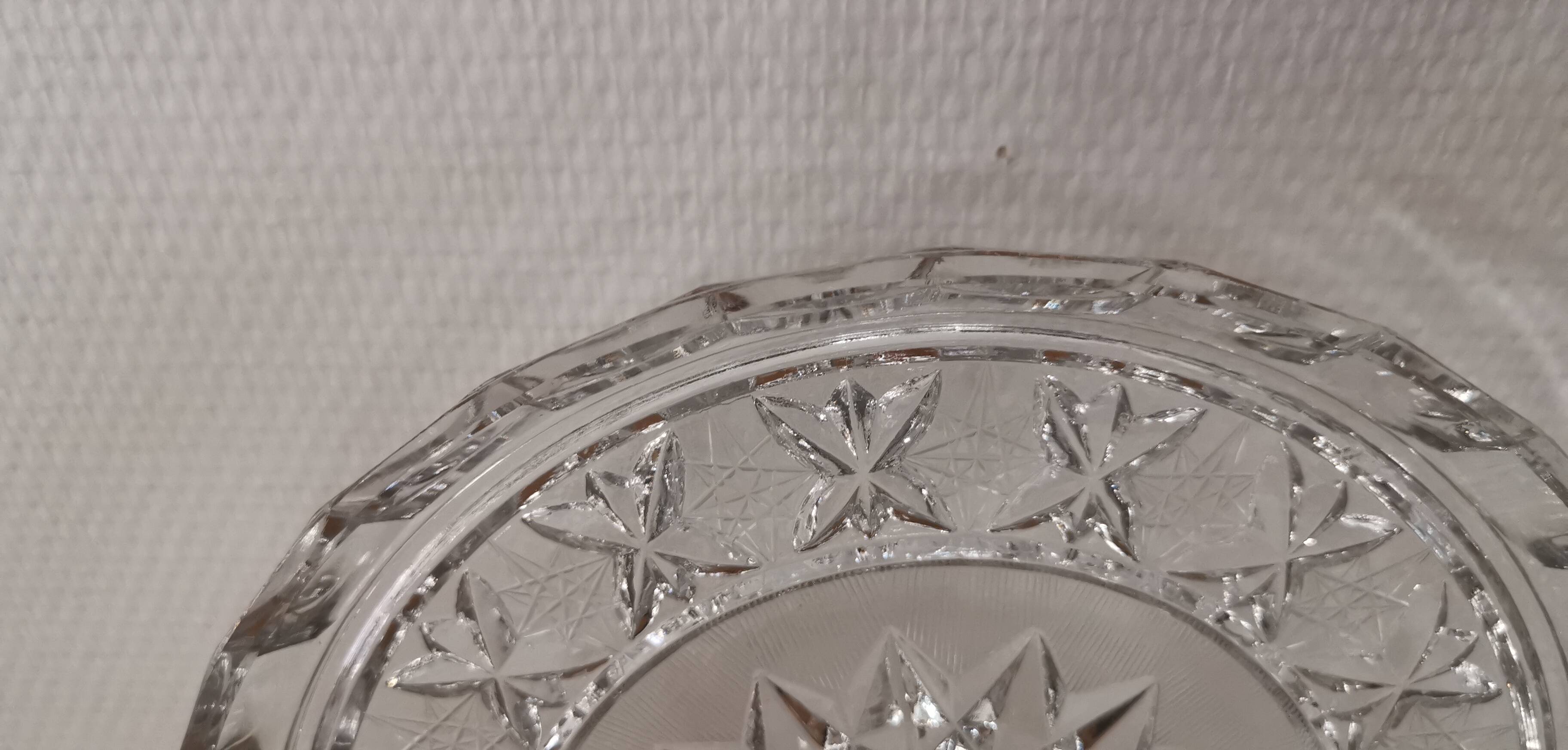 Presentation service 8 glasses and its Bohemian Cristal style dish