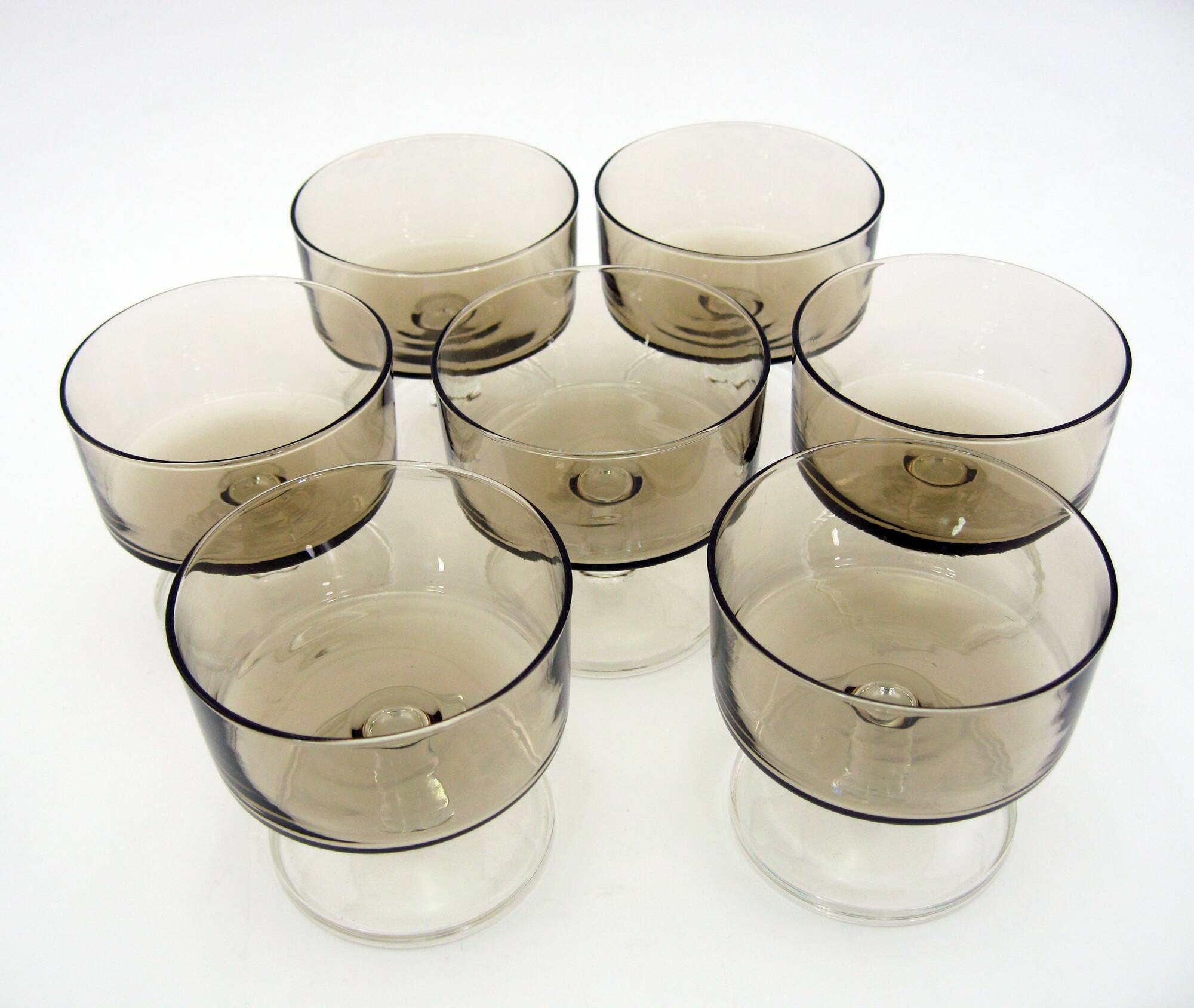 7 champagne glasses in smoked brown glass - Cavalier Sweden Luminarc Arcoroc France - vintage 70s