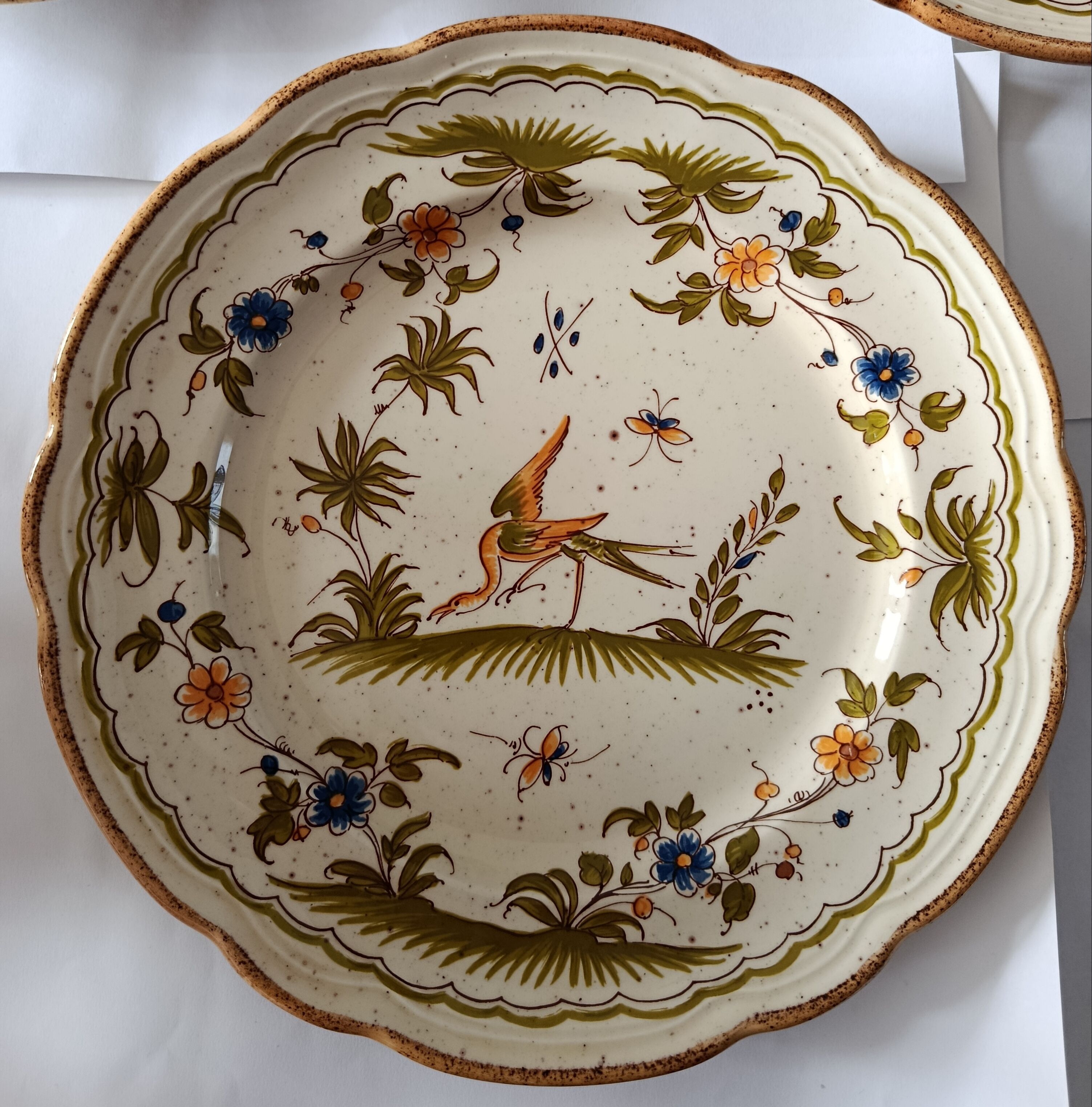 Vase and plates Old Moustiers