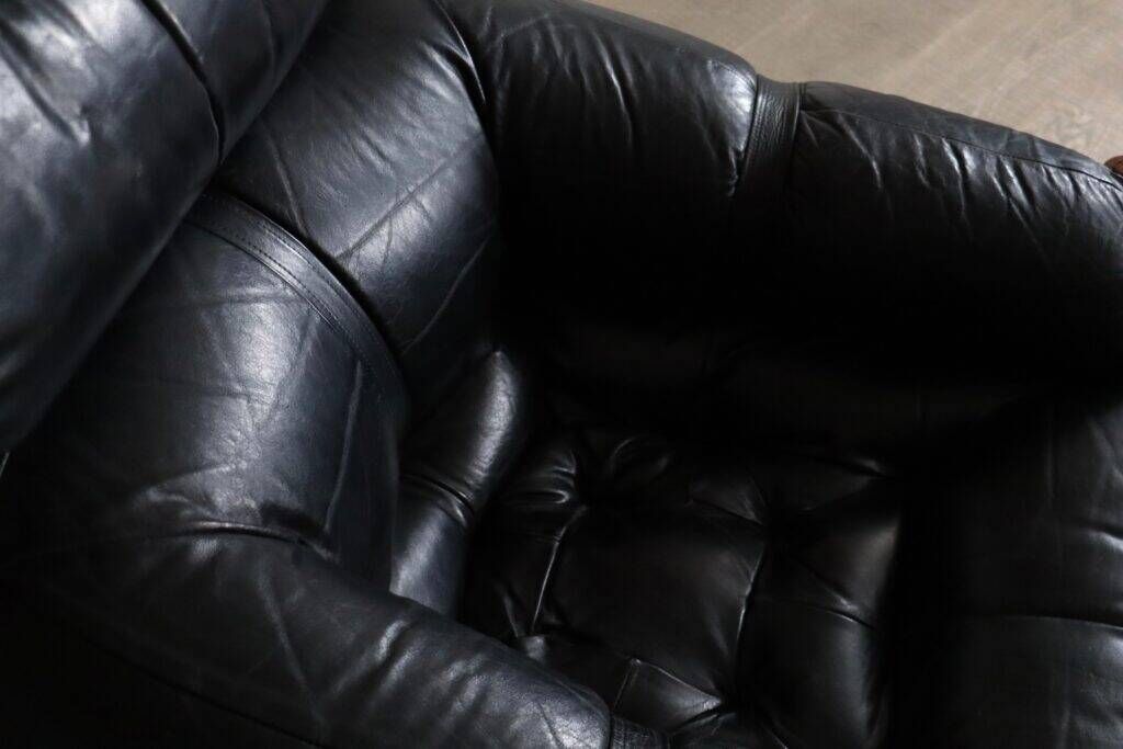 Percival Lafer MP-81 lounge chairs with ottoman in black leather, Brazil 1970s