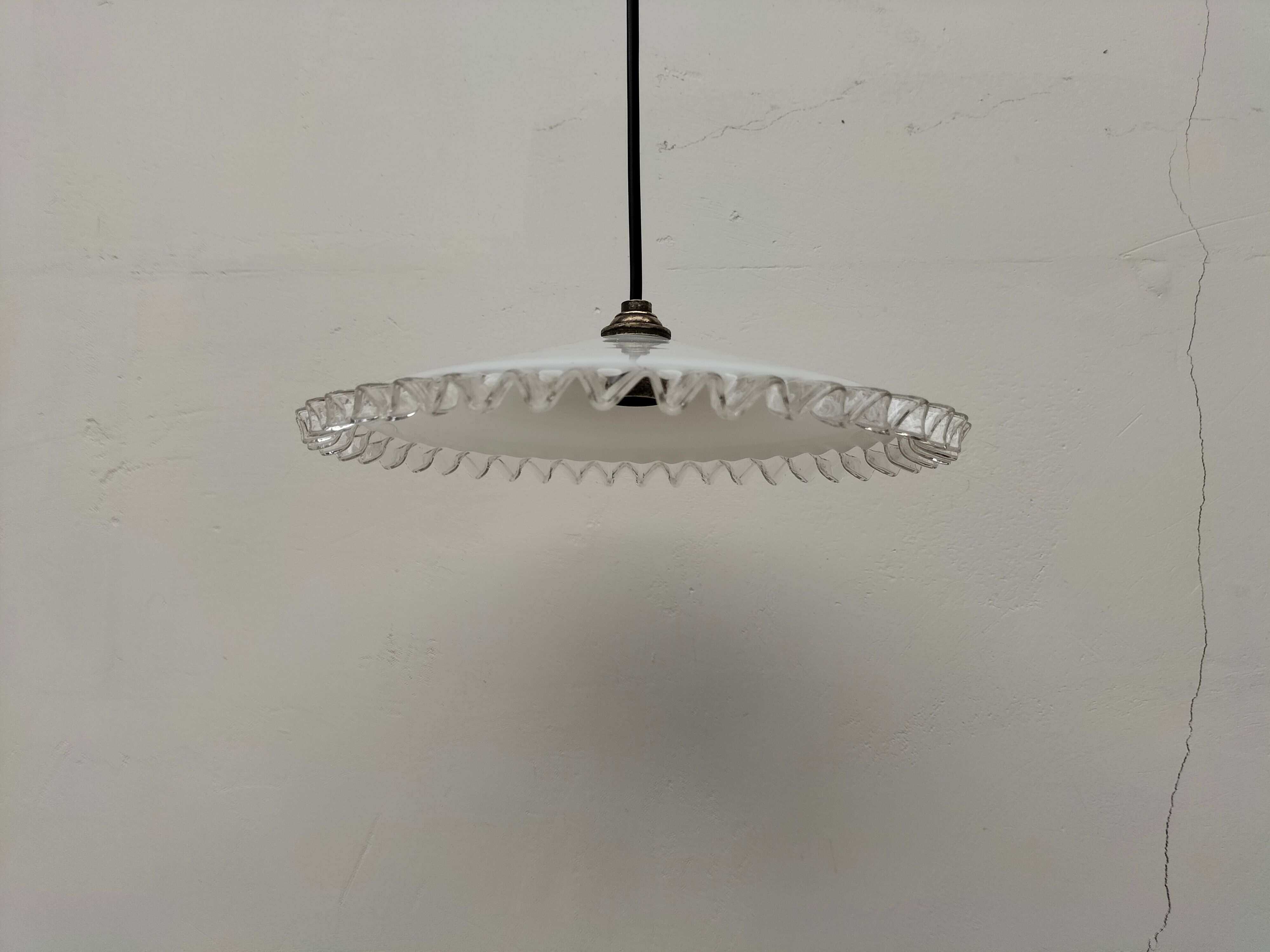 Old opaline suspension