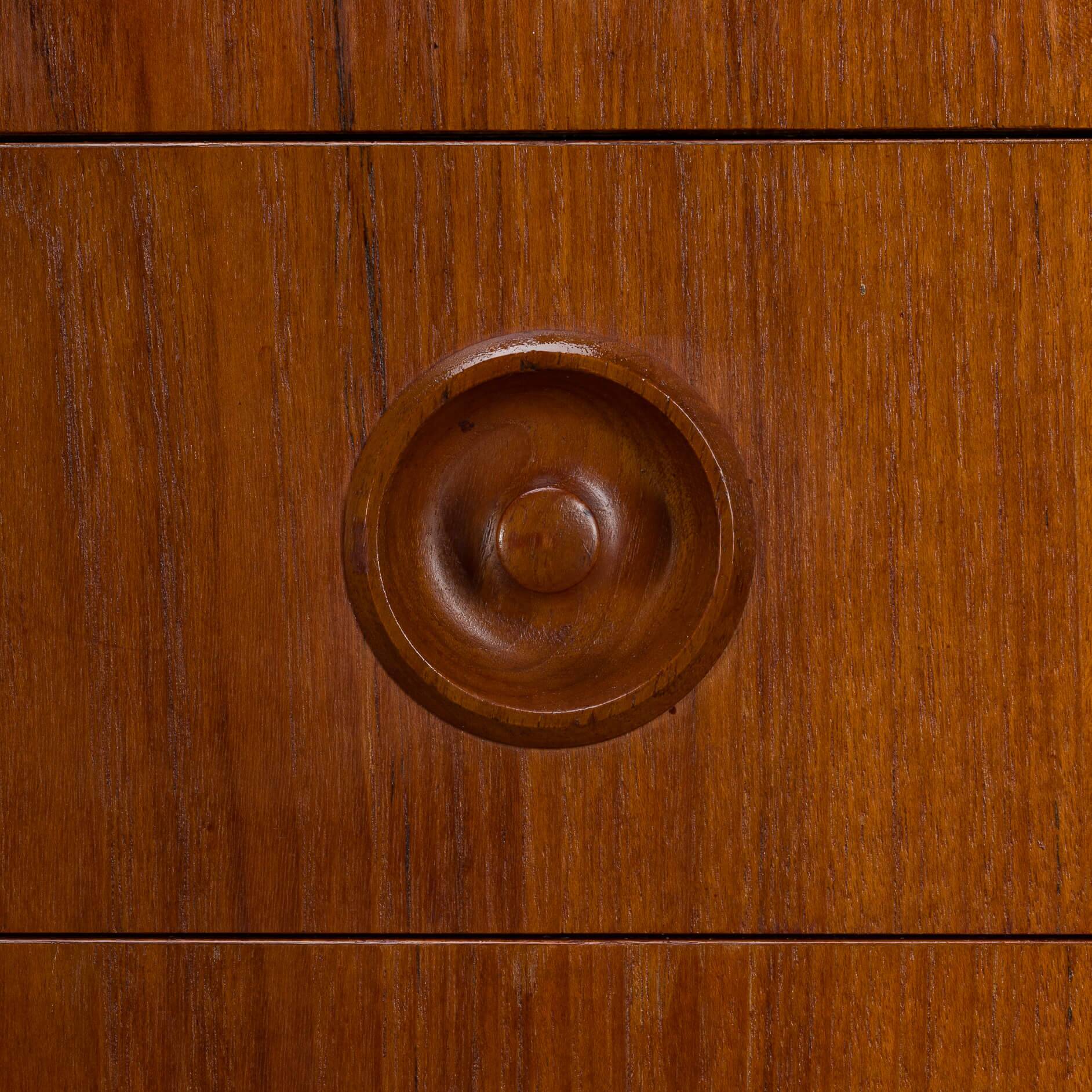 Buffet haut en teck de design danois par Johannes Andersen, années 1960.