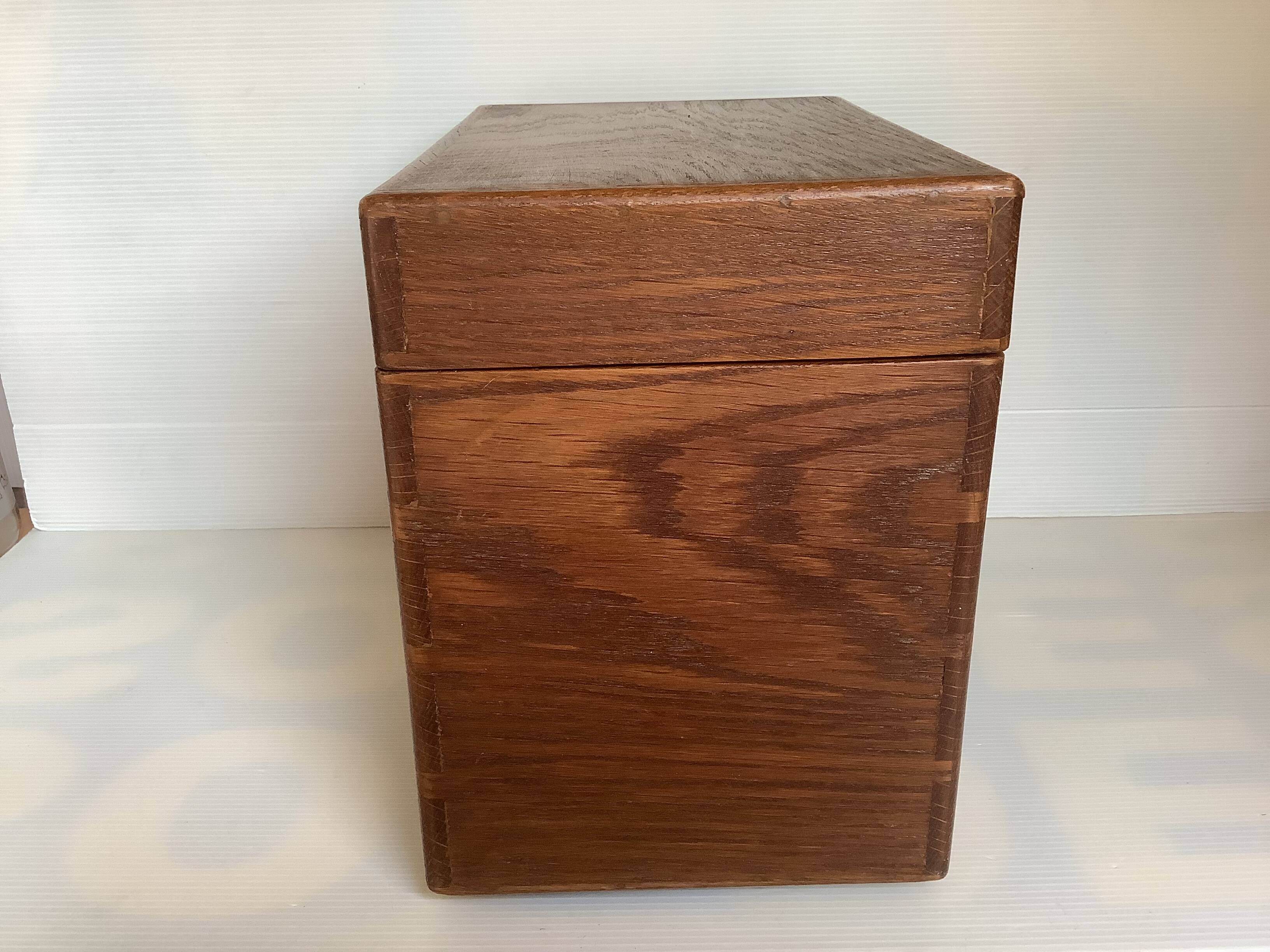 Cheney England dovetail wooden box