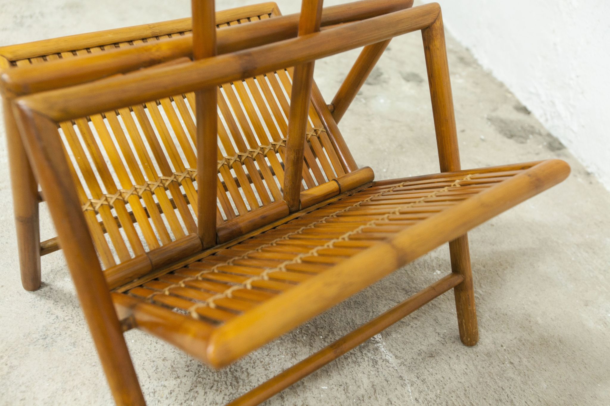 Porte revue en bambou pliable 1960