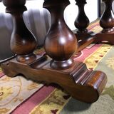 Rustic oval table in walnut crisscross