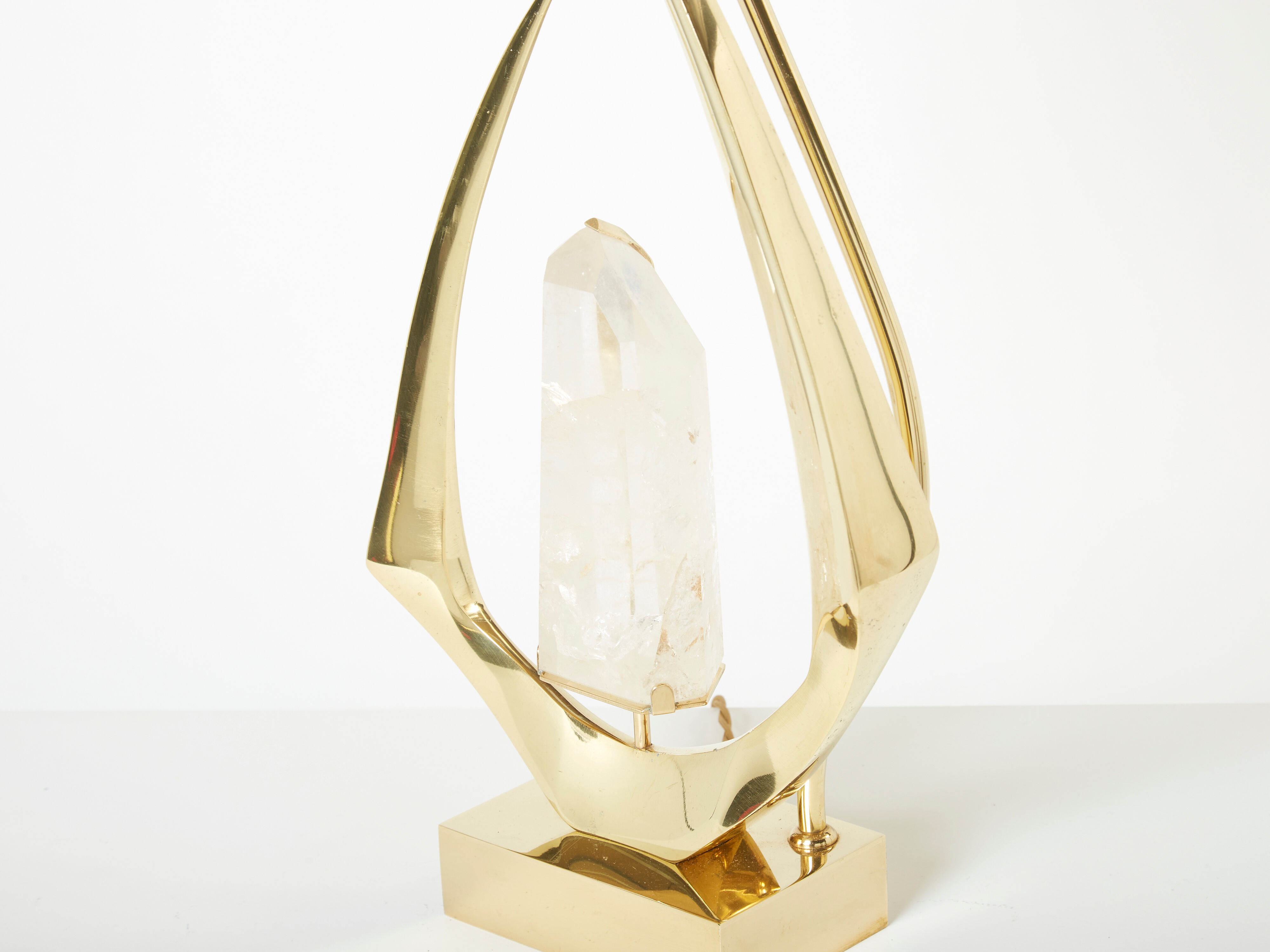 Paire de lampes en laiton cristal de roche signées Willy Daro