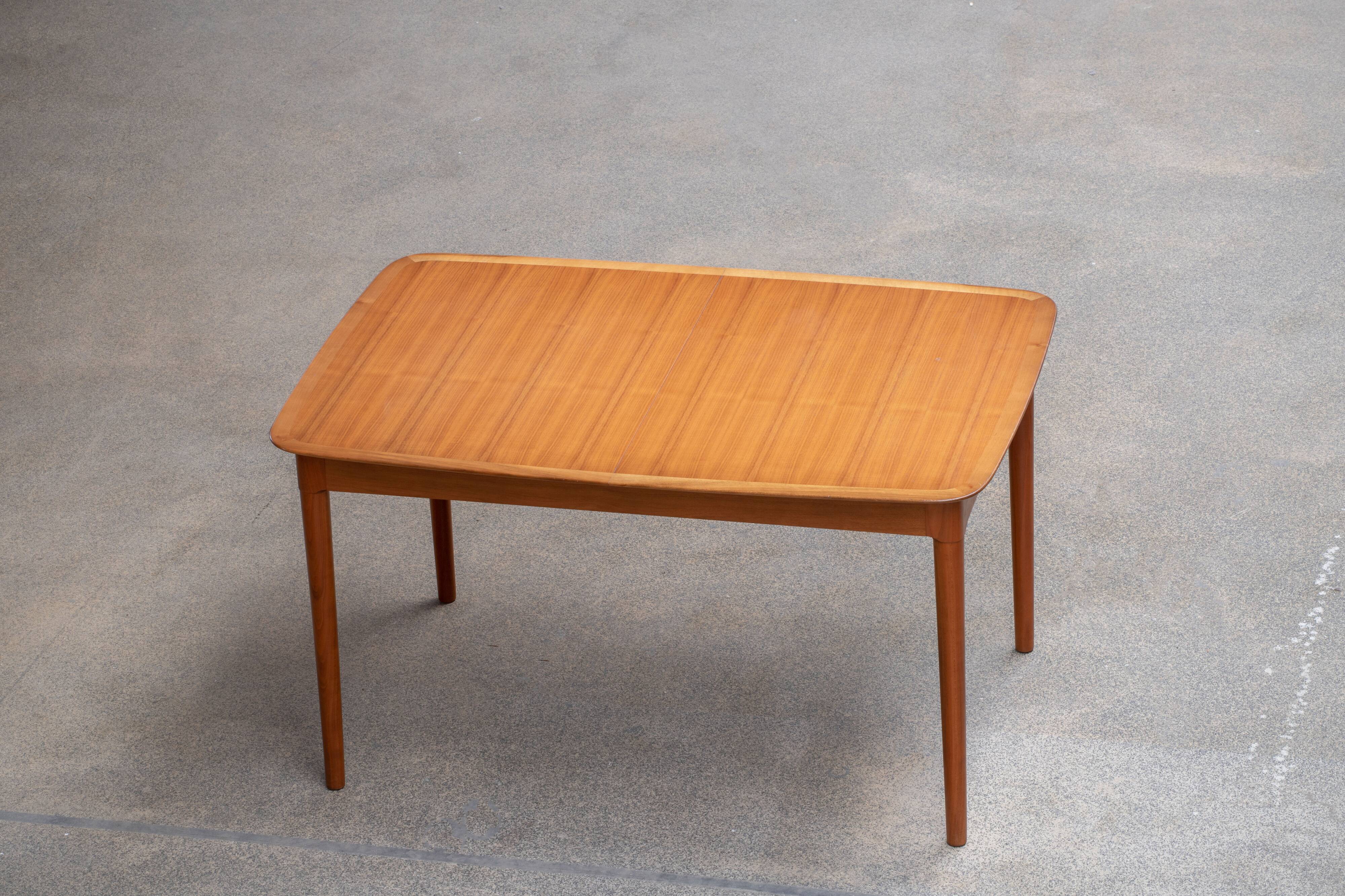 Scandinavian vintage extendable table double extension 1960